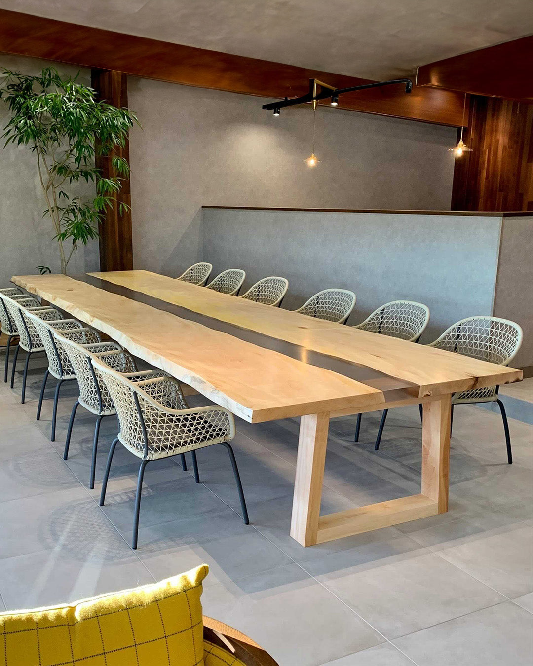 5m超のカフェ用 リバーテーブル