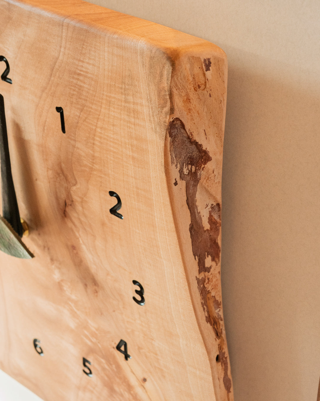 木の時計展 | ユリイカ 森の掛け時計 モミジ L | 14-L-3