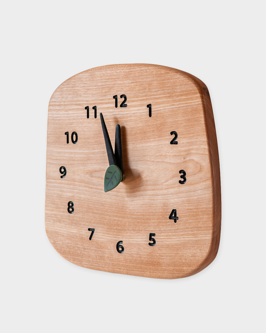 木の時計展 | ユリイカ 森の掛け時計 カバ M | 14-M-2