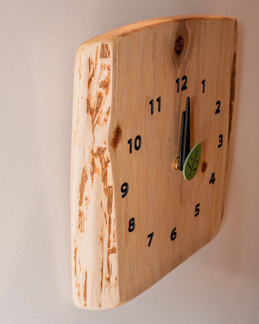 木の時計展 | ユリイカ 森の掛け時計 クルミ ML | 14-ML-6