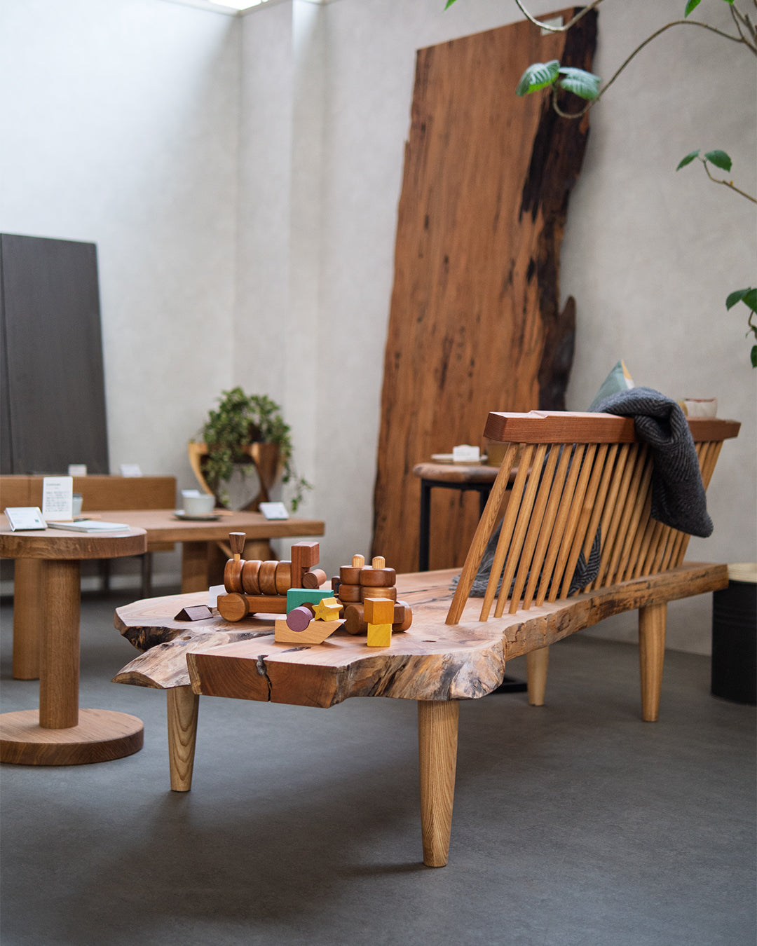 ケヤキ / スポークベンチ ND-C-000002