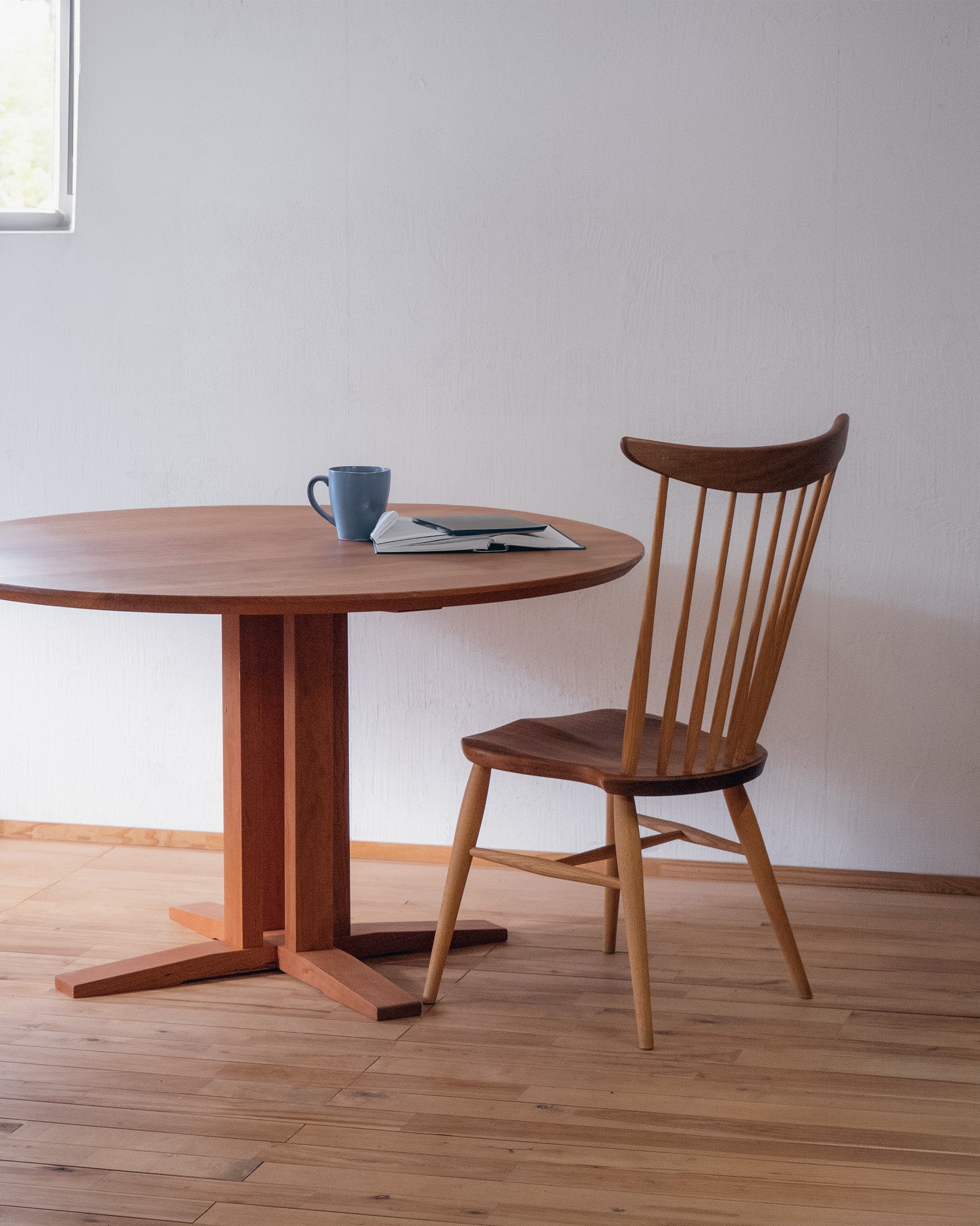 高山ウッドワークス |Comb back side chair < W552 >