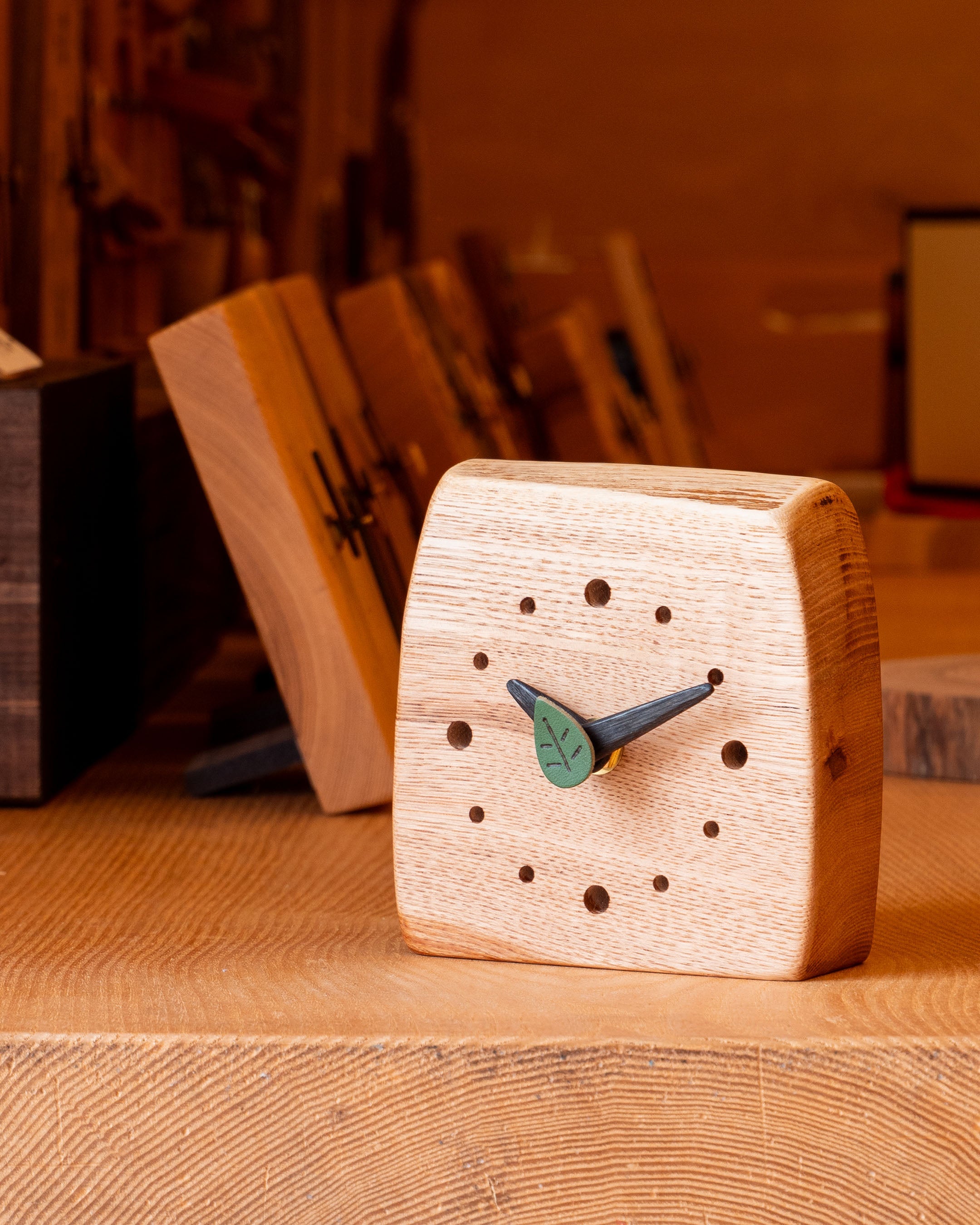 木の時計展 | ユリイカ 森の置き時計 12穴 | 9-5