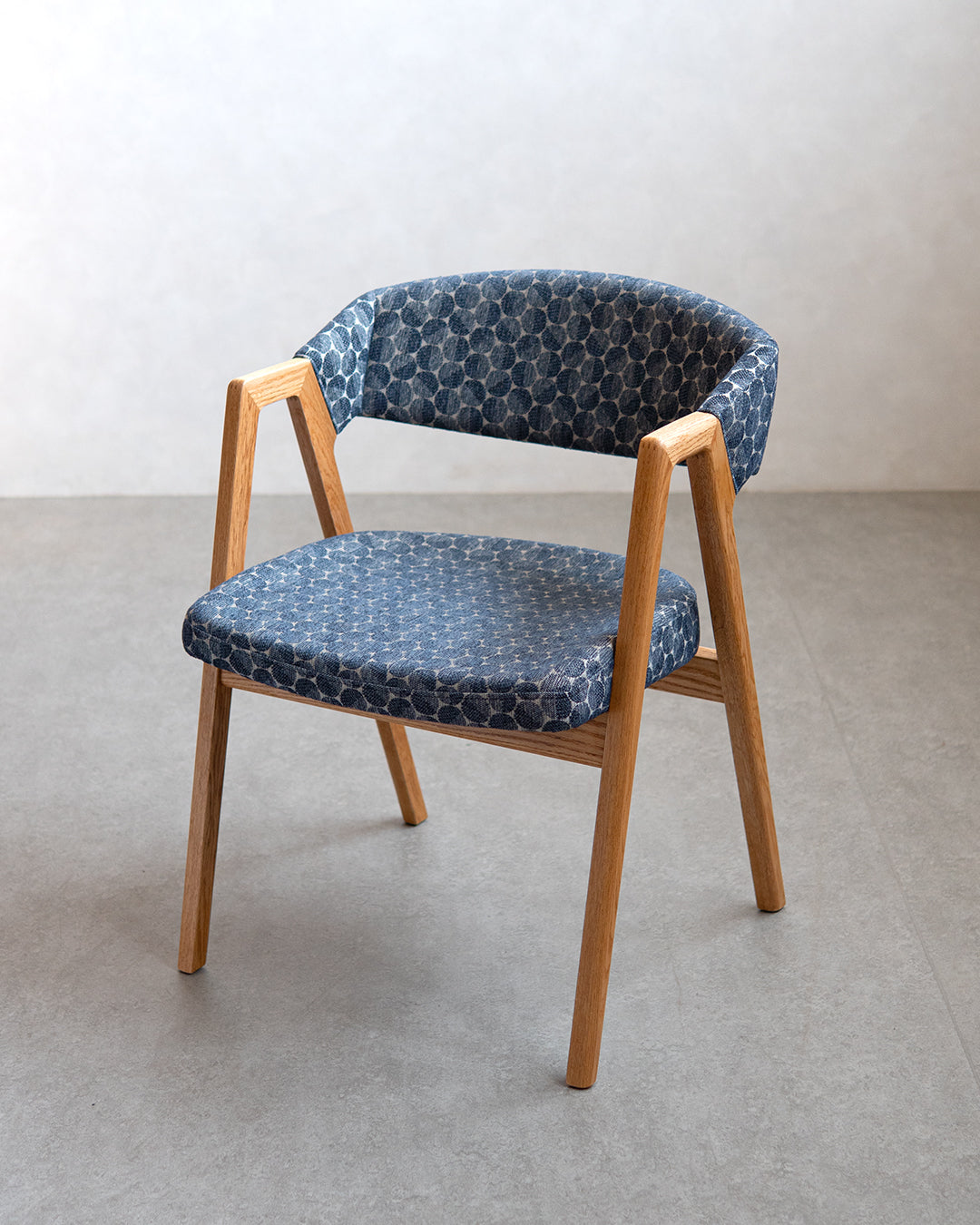 ナガノインテリア | KC323 ARM CHAIR - レッドオーク