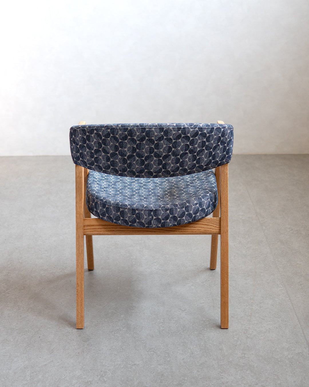 ナガノインテリア | KC323 ARM CHAIR - レッドオーク