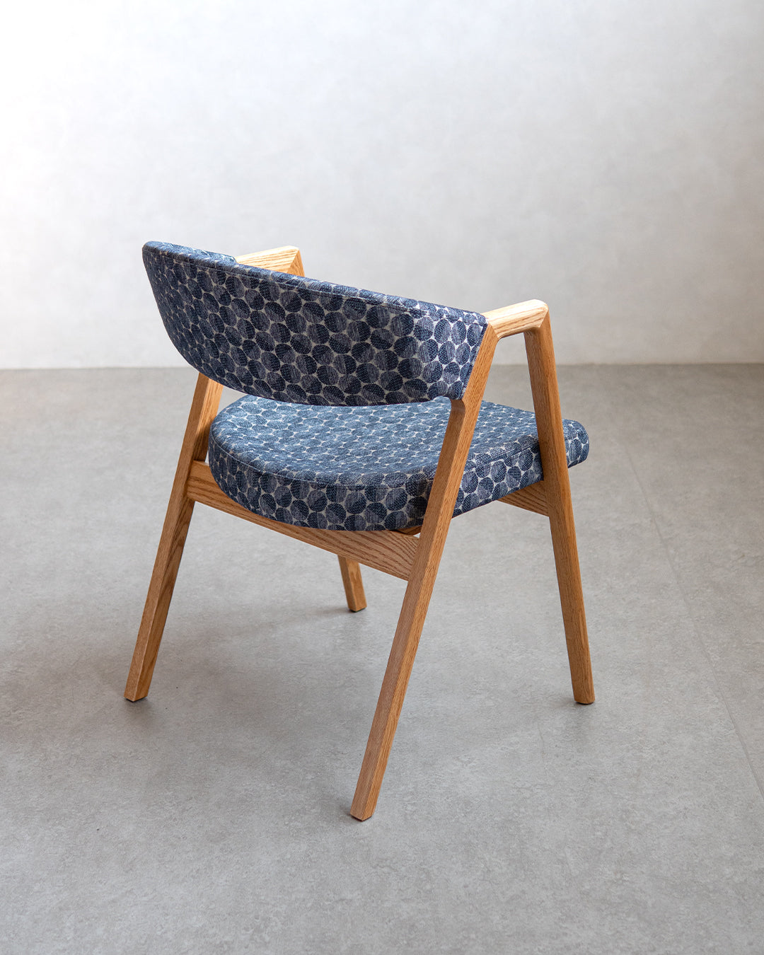 ナガノインテリア | KC323 ARM CHAIR - レッドオーク