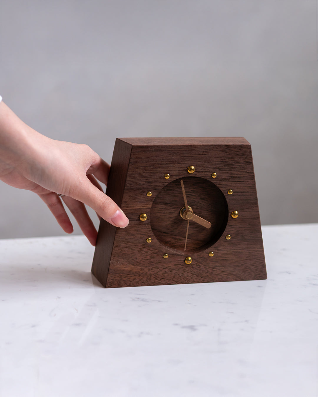 HAZAI clock - Walnut