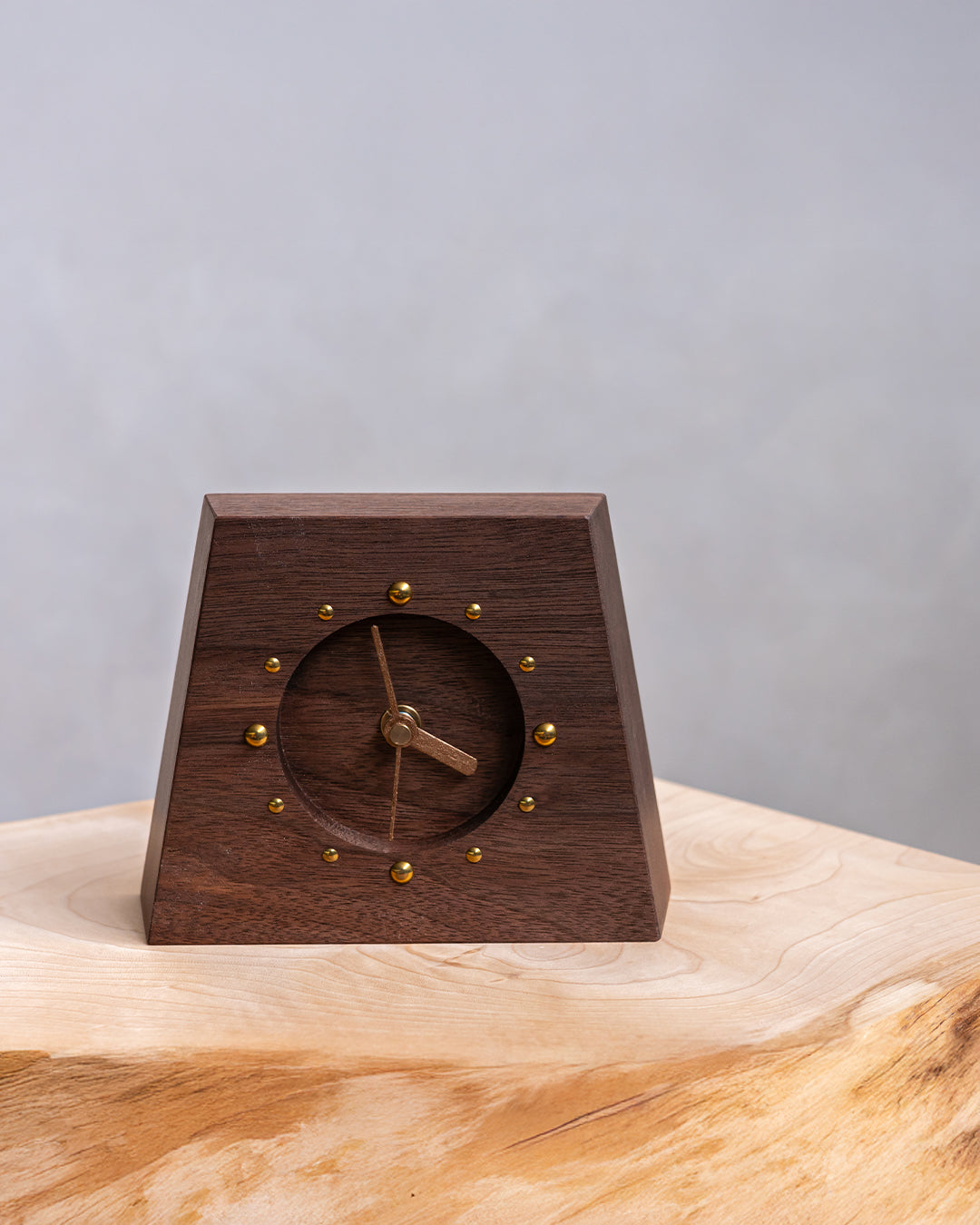 HAZAI clock - Walnut