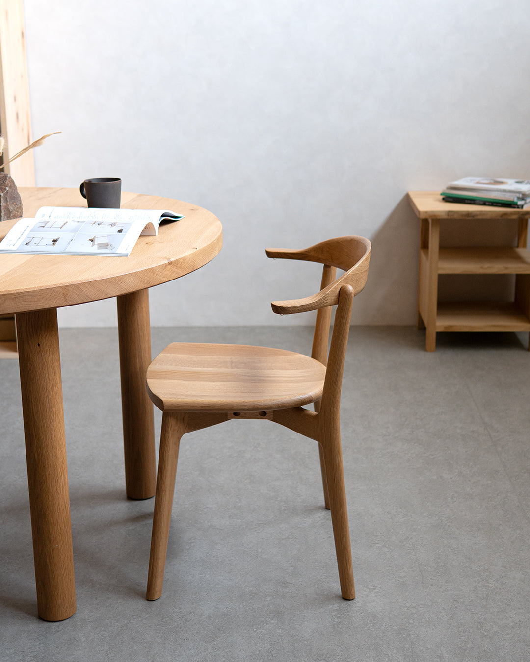 ナガノインテリア | DC352 ARM CHAIR - レッドオーク