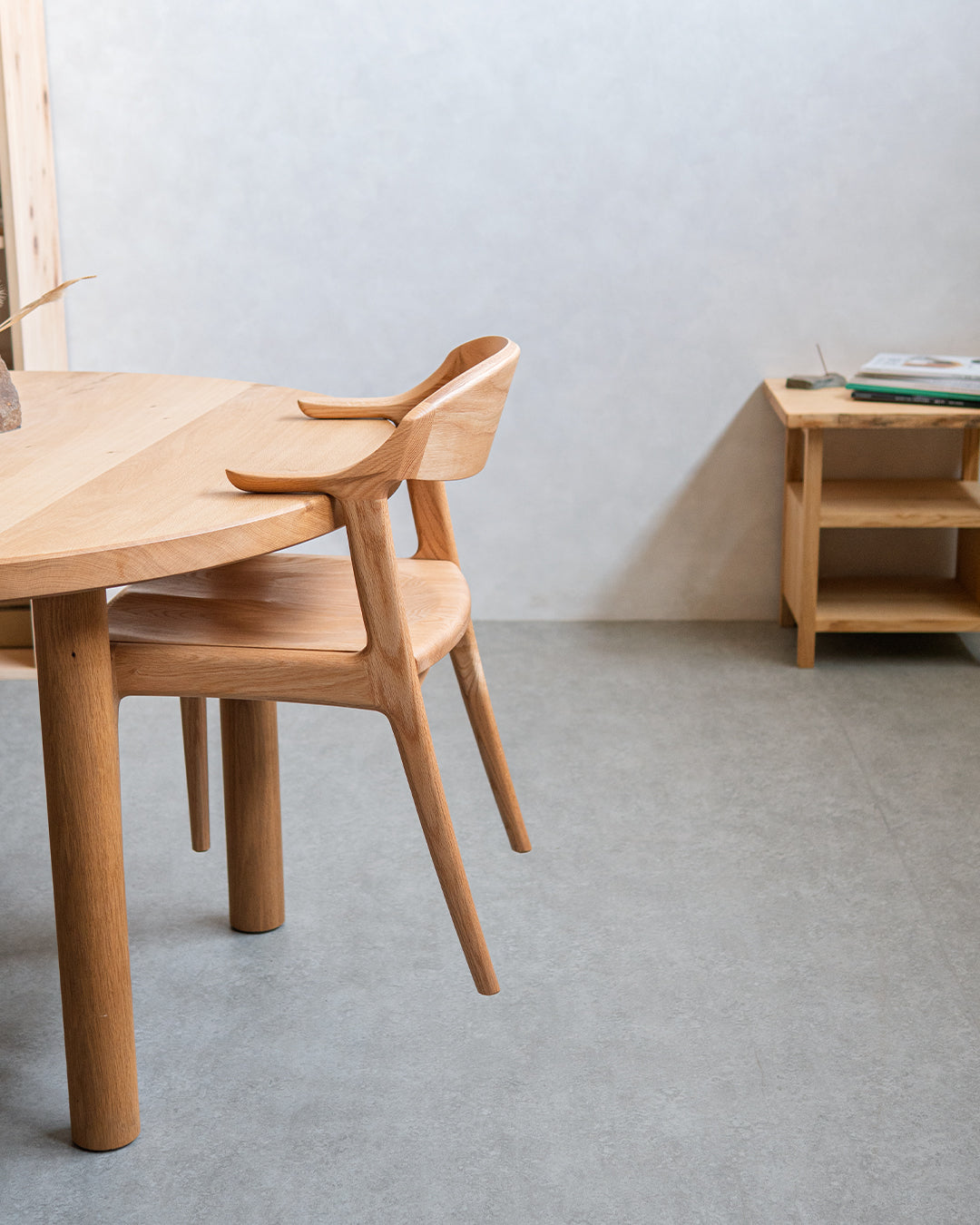 ナガノインテリア | DC354 ARM CHAIR(板座) - レッドオーク