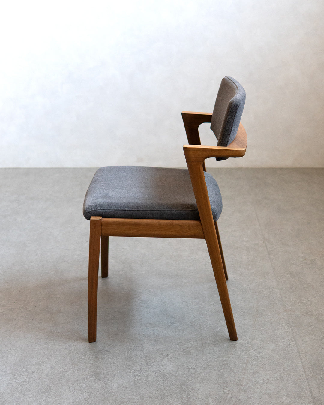 冨士ファニチア | Koti アームレスチェア D03780N