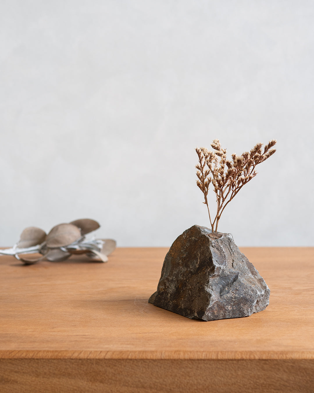 INASE|stone vase(根府川石)