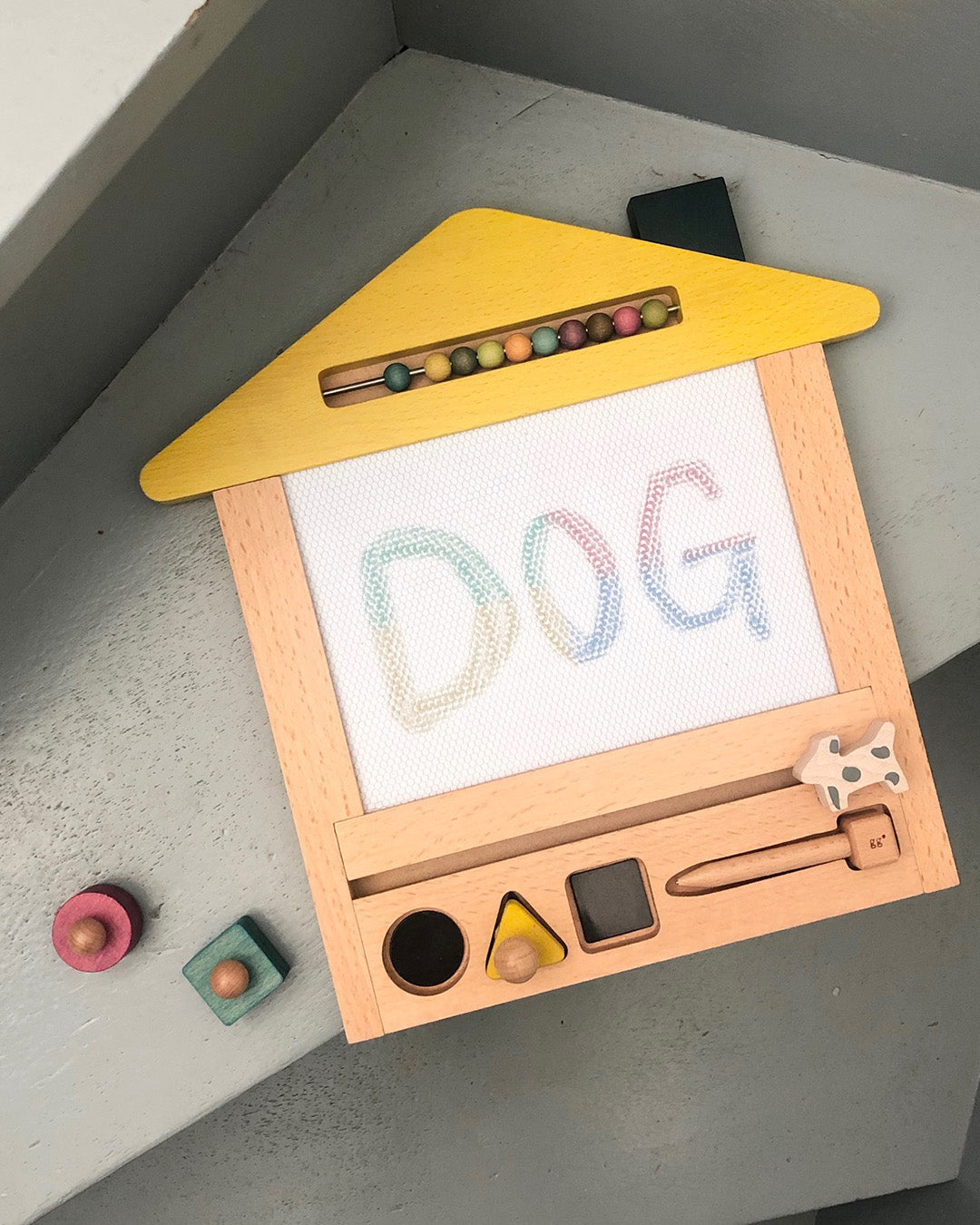 gg* |oekaki house dog(オエカキハウス)| 木のお絵かきボード|2歳~