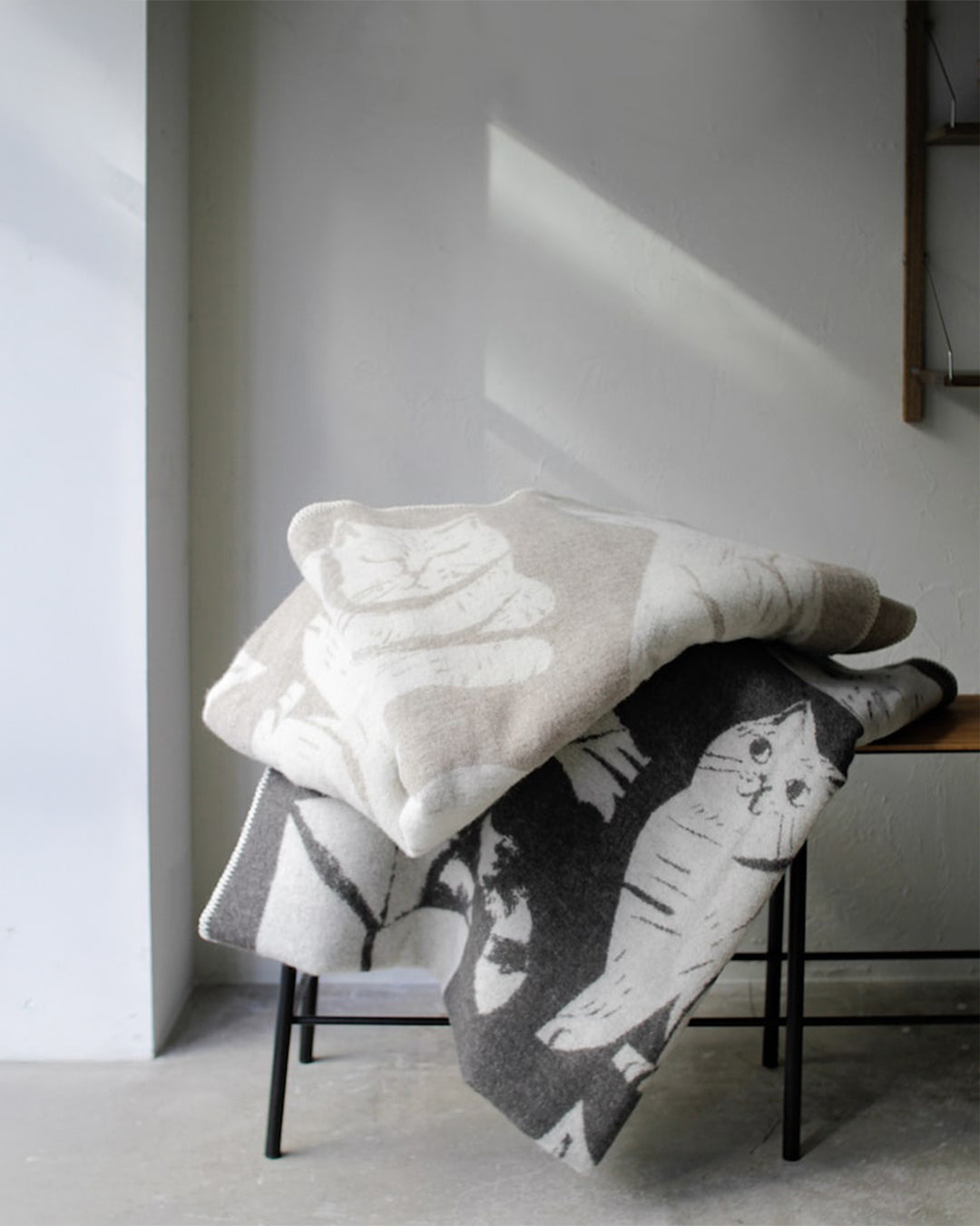 LAPUAN KANKURIT | KISSANPÄIVÄT ウールブランケット(90x130cm)