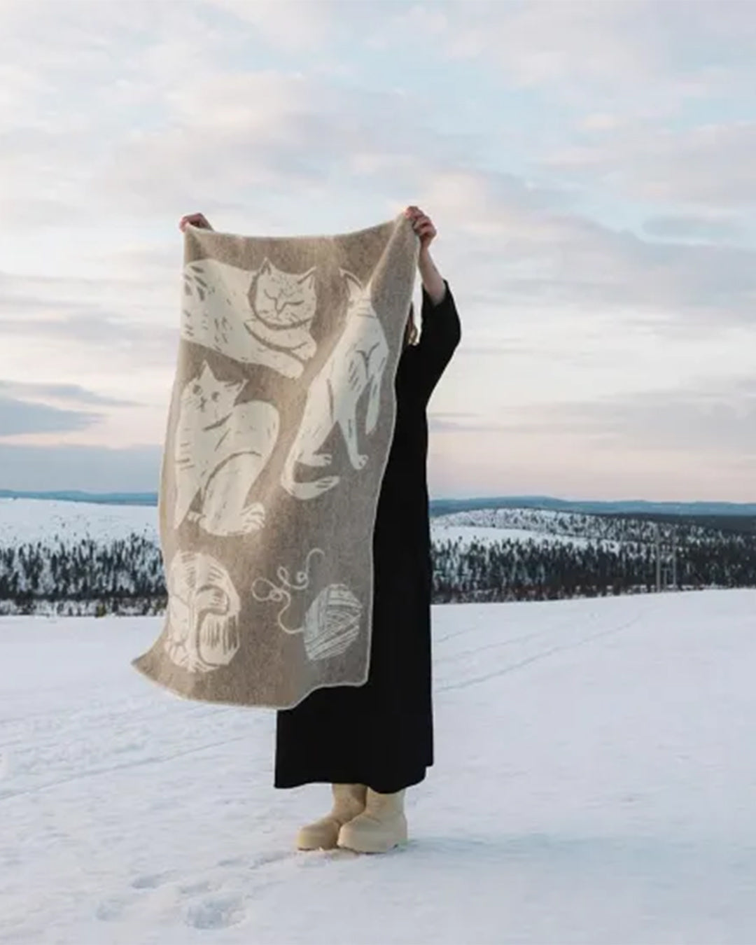 LAPUAN KANKURIT | KISSANPÄIVÄT ウールブランケット(90x130cm)