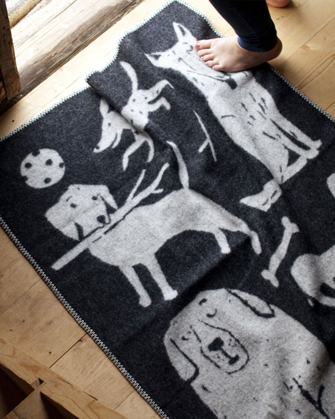 LAPUAN KANKURIT | KOIRAPUISTO ウールブランケット(90x130cm)