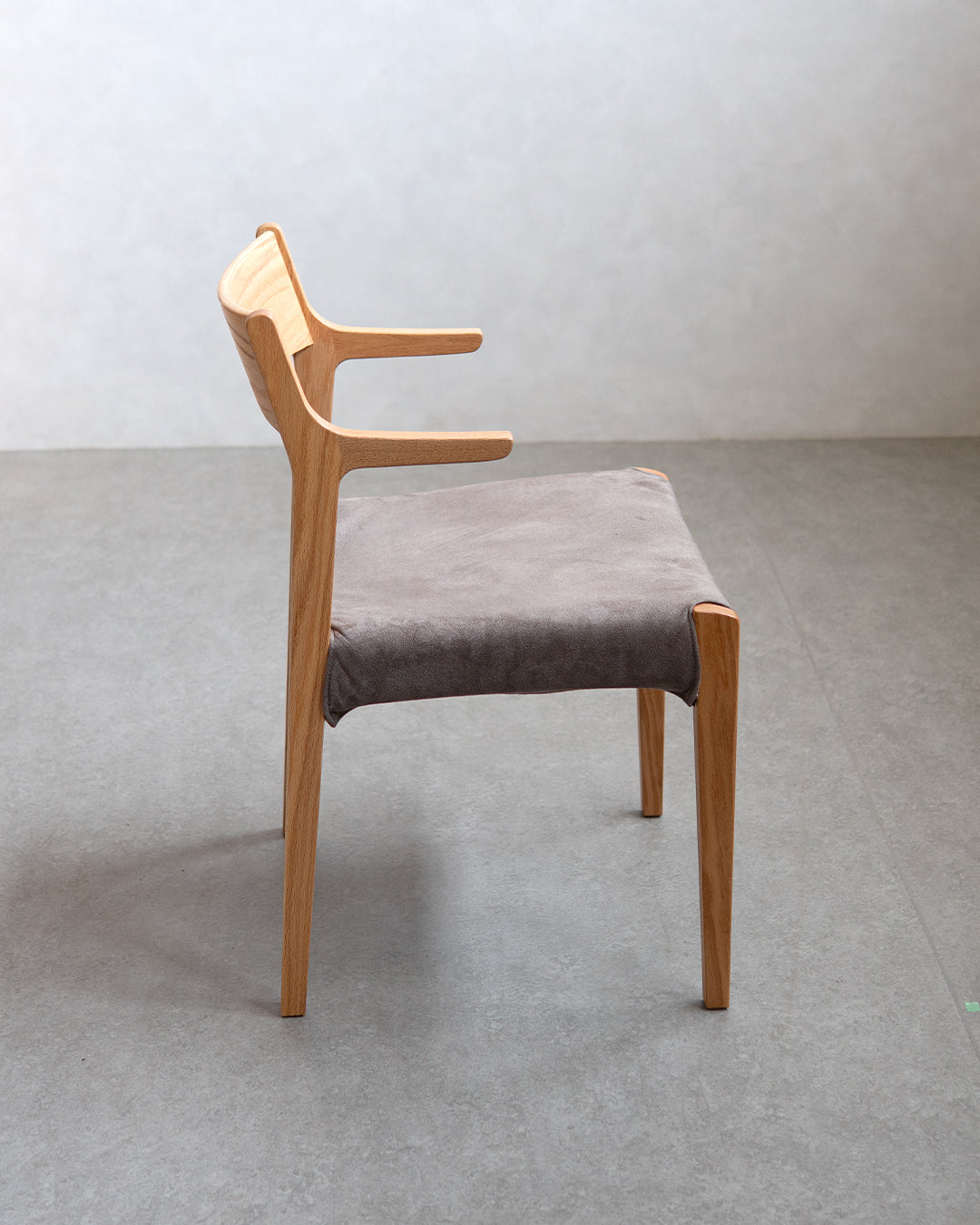 ナガノインテリア | DC343 ARM CHAIR - レッドオーク