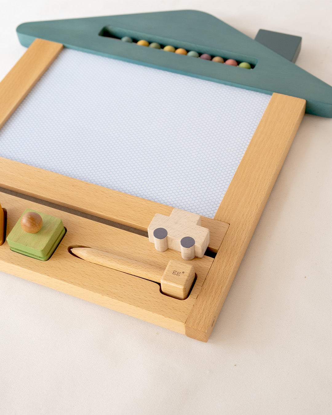 gg* |oekaki house dog(オエカキハウス)| 木のお絵かきボード|2歳~