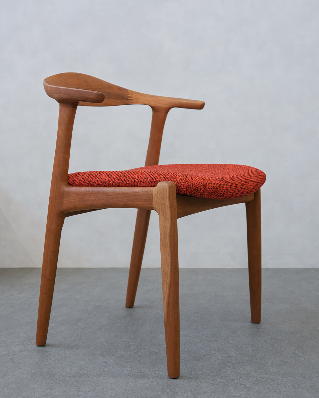 シキファニチア | オメガ S セミアームチェア