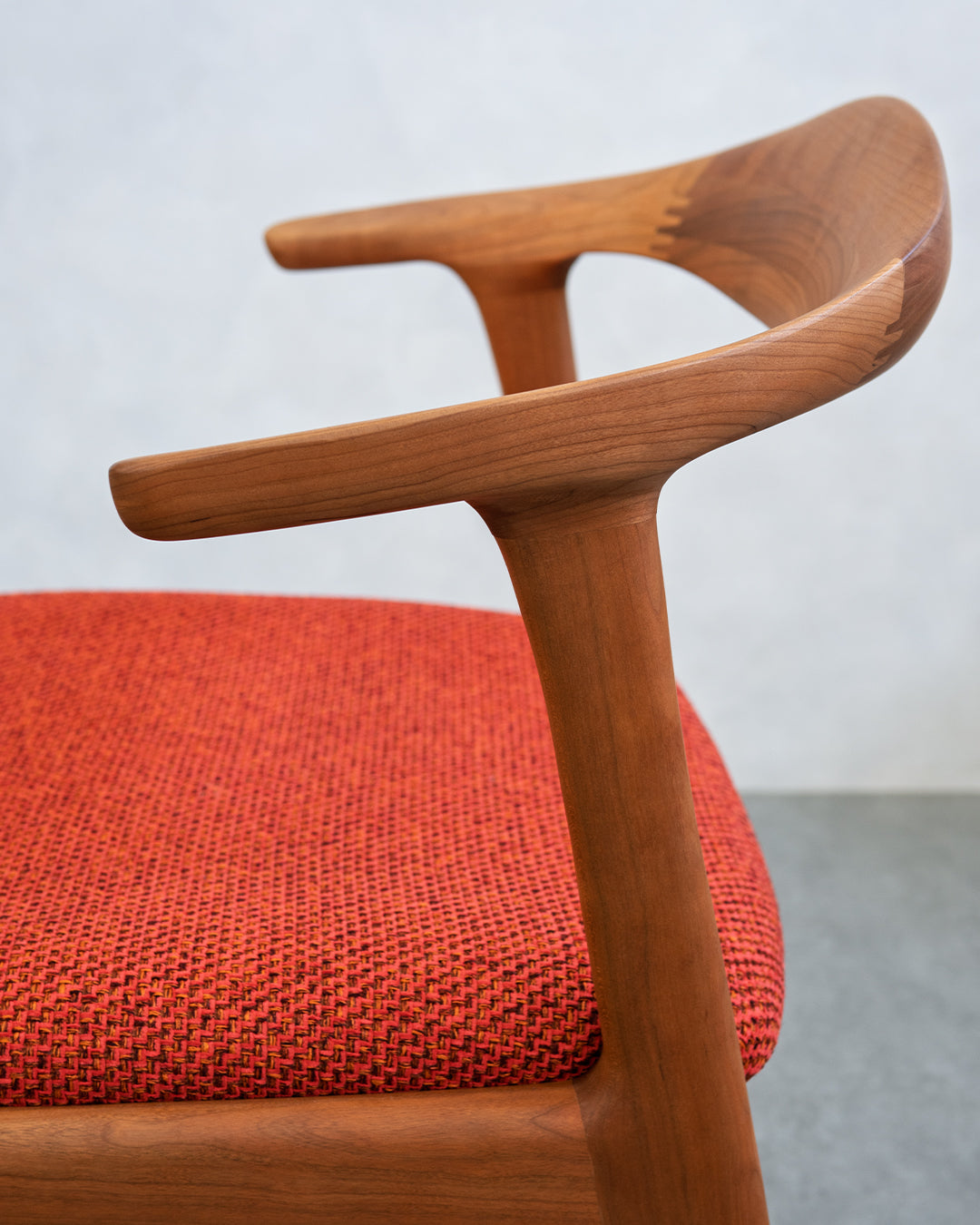 シキファニチア | オメガ S セミアームチェア