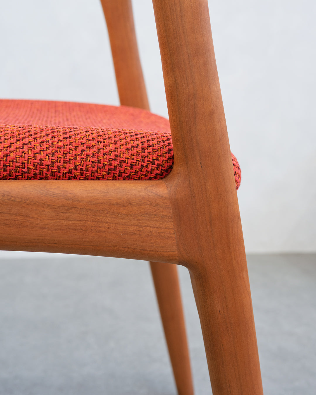 シキファニチア | オメガ S セミアームチェア