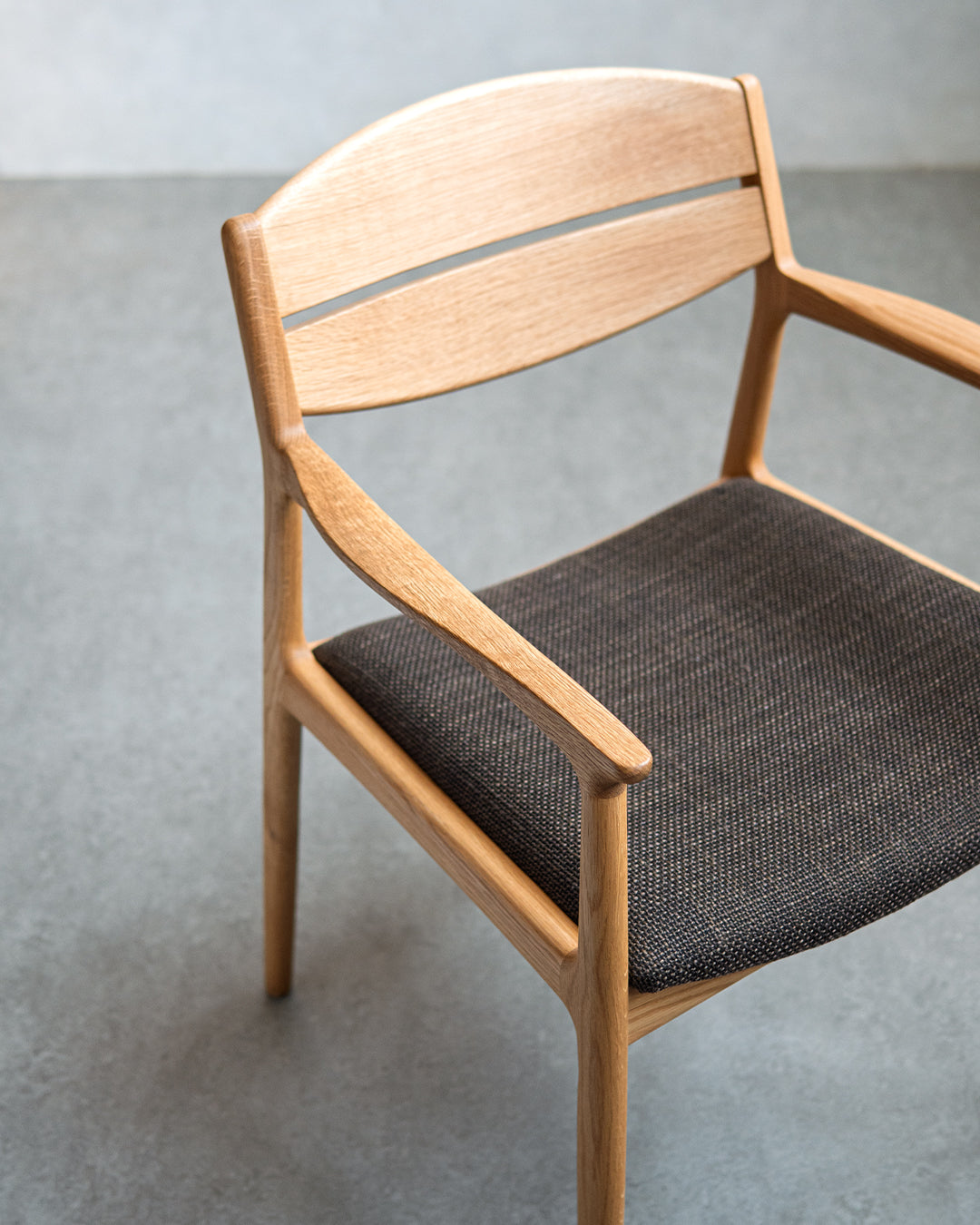 シキファニチア | ユーロアームチェア