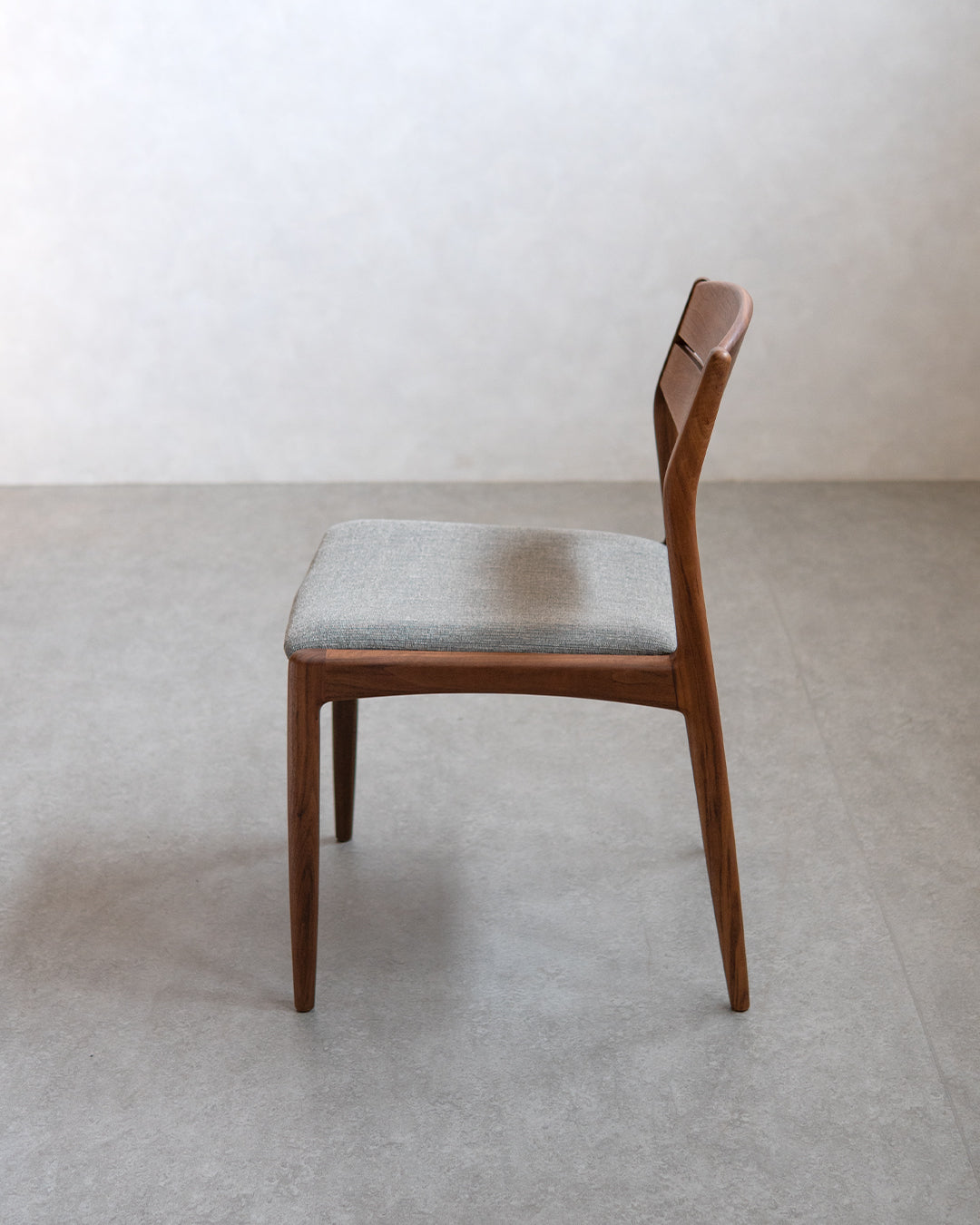 シキファニチア | ユーロアームレスチェア