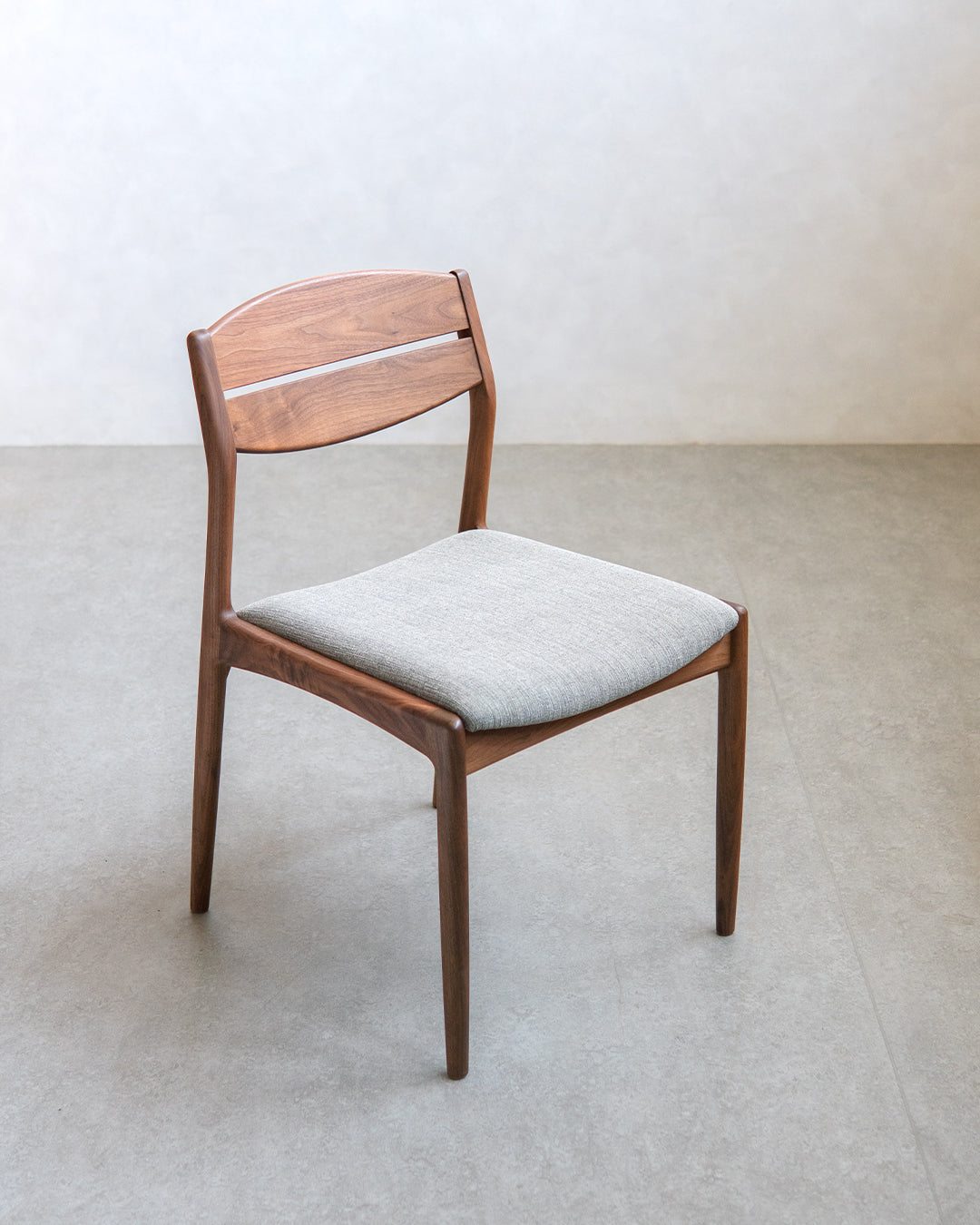 シキファニチア | ユーロアームレスチェア