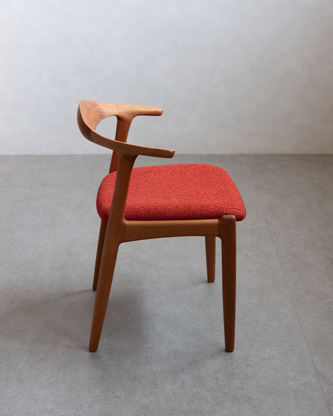 シキファニチア | オメガ S セミアームチェア