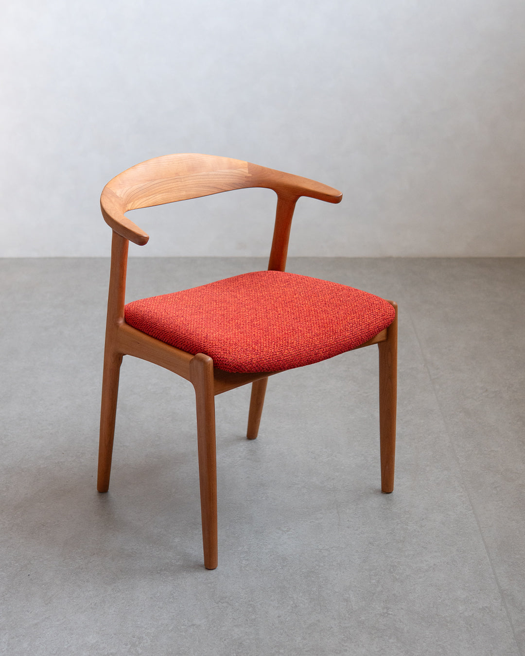 シキファニチア | オメガ S セミアームチェア