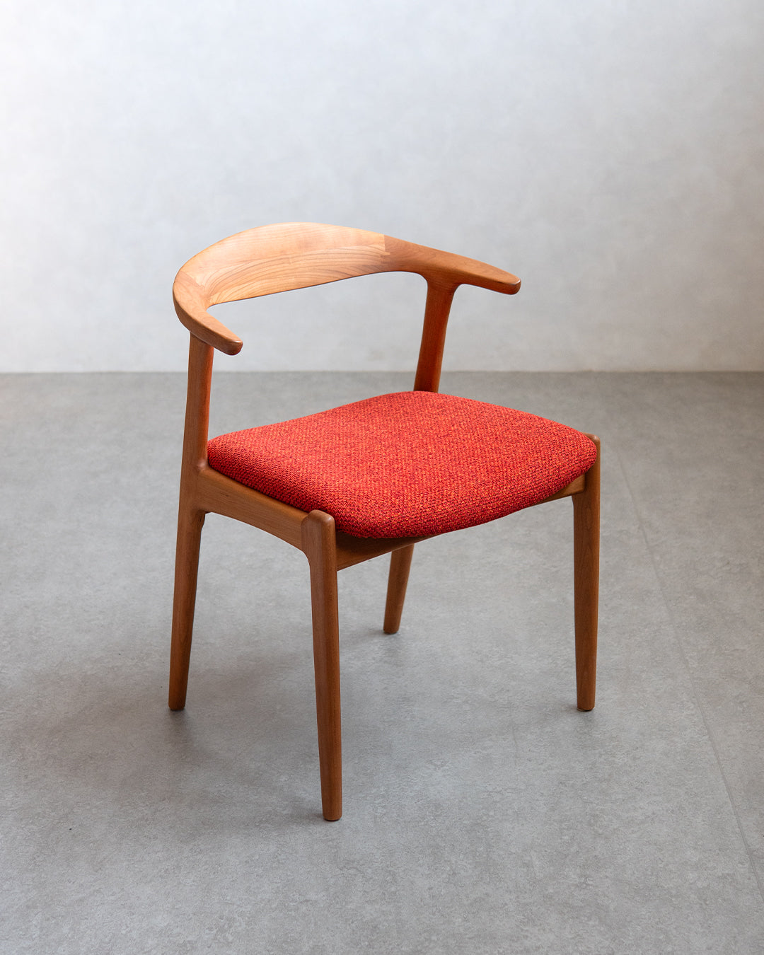 シキファニチア | オメガ S セミアームチェア