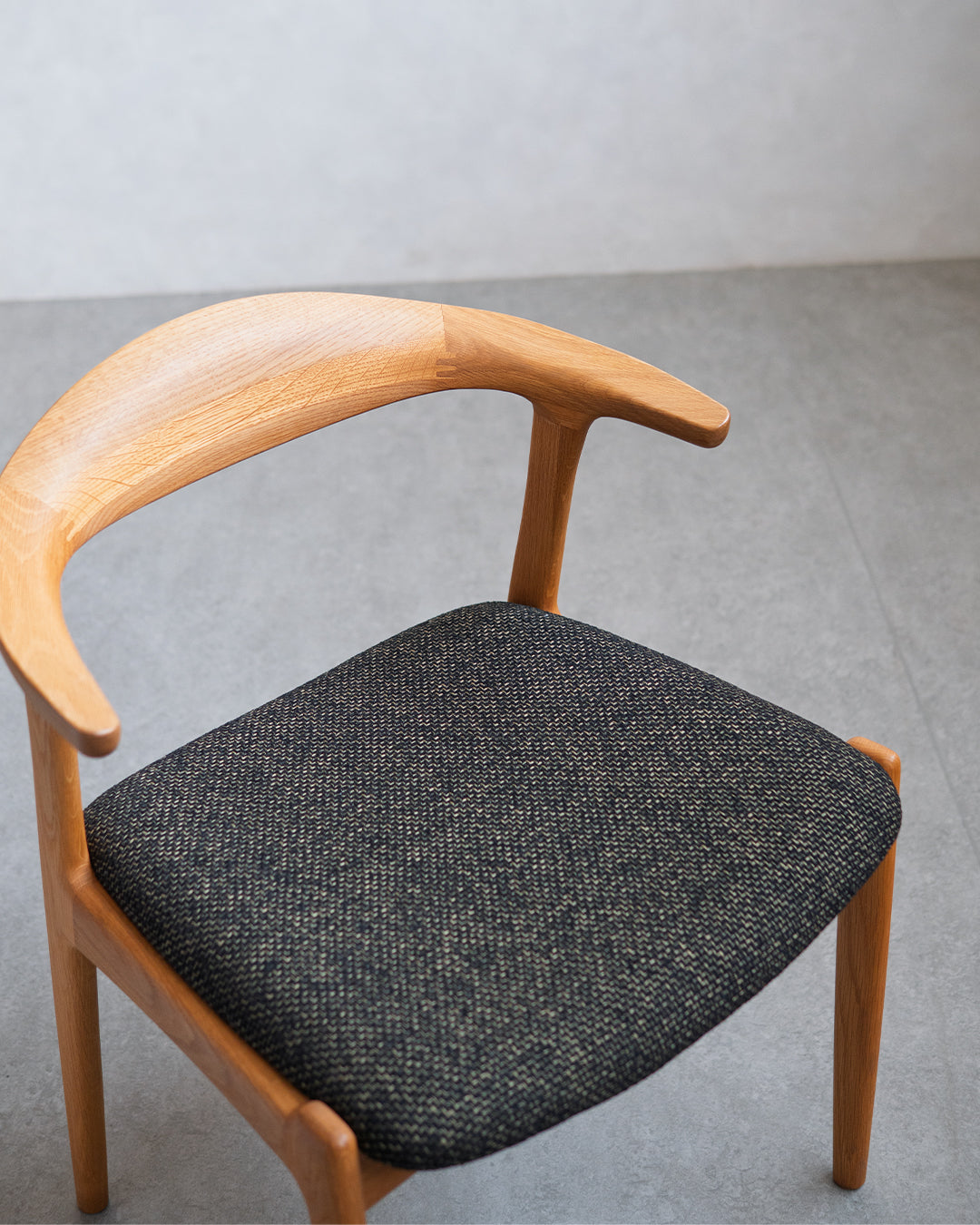 シキファニチア | オメガセミアームチェア