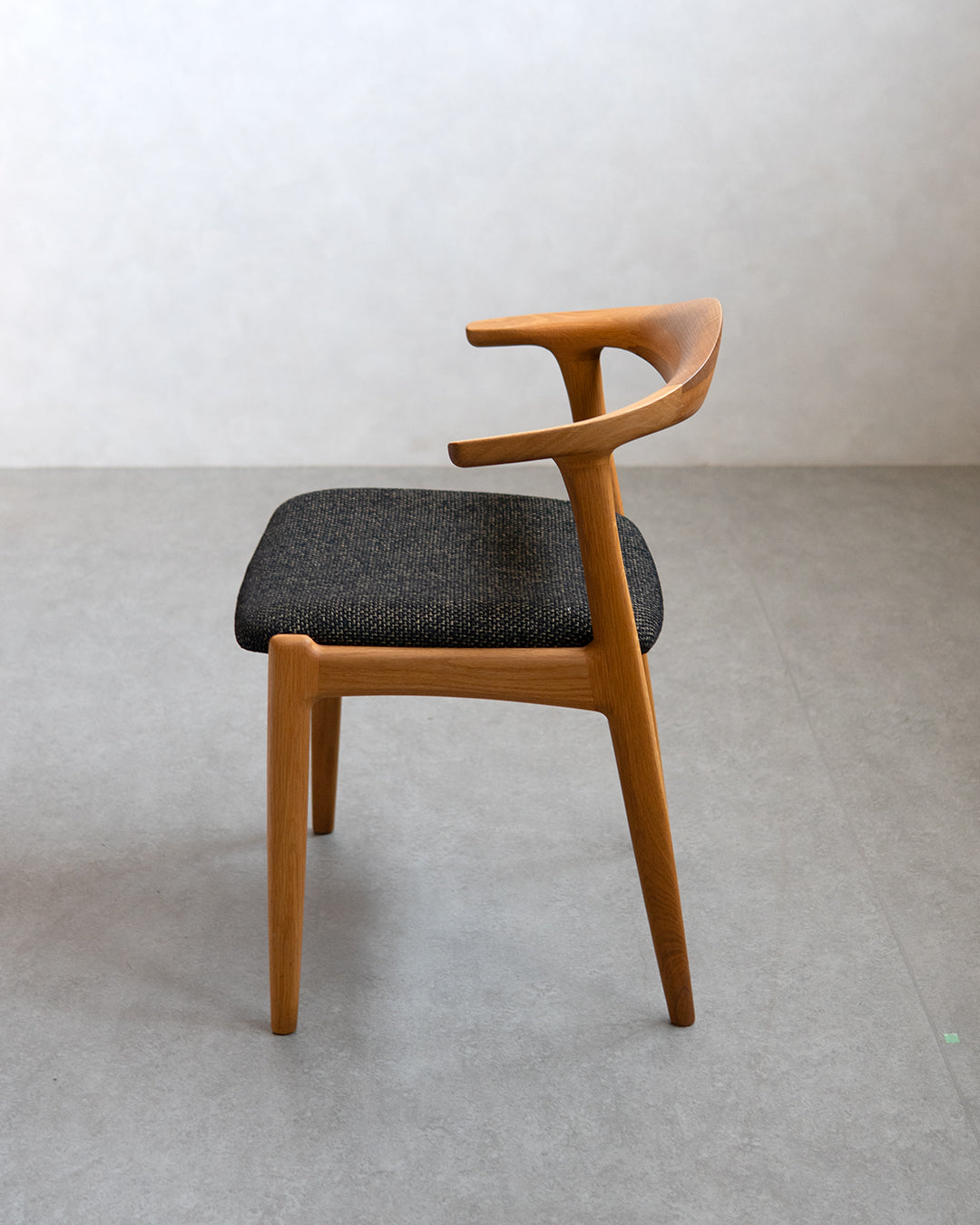 シキファニチア | オメガセミアームチェア