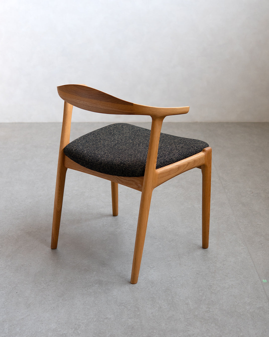 シキファニチア | オメガセミアームチェア