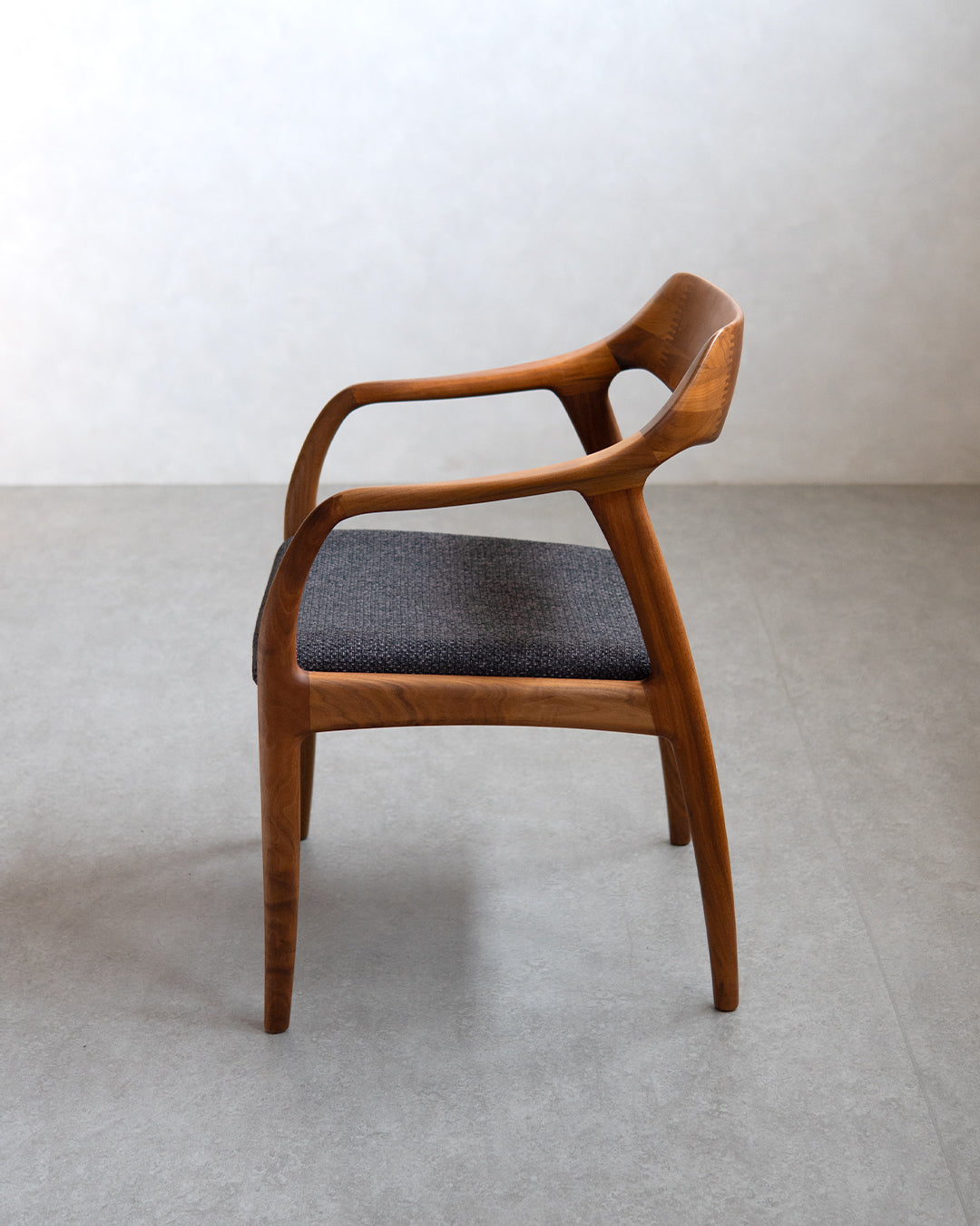 シキファニチア | ワープ2アームチェア