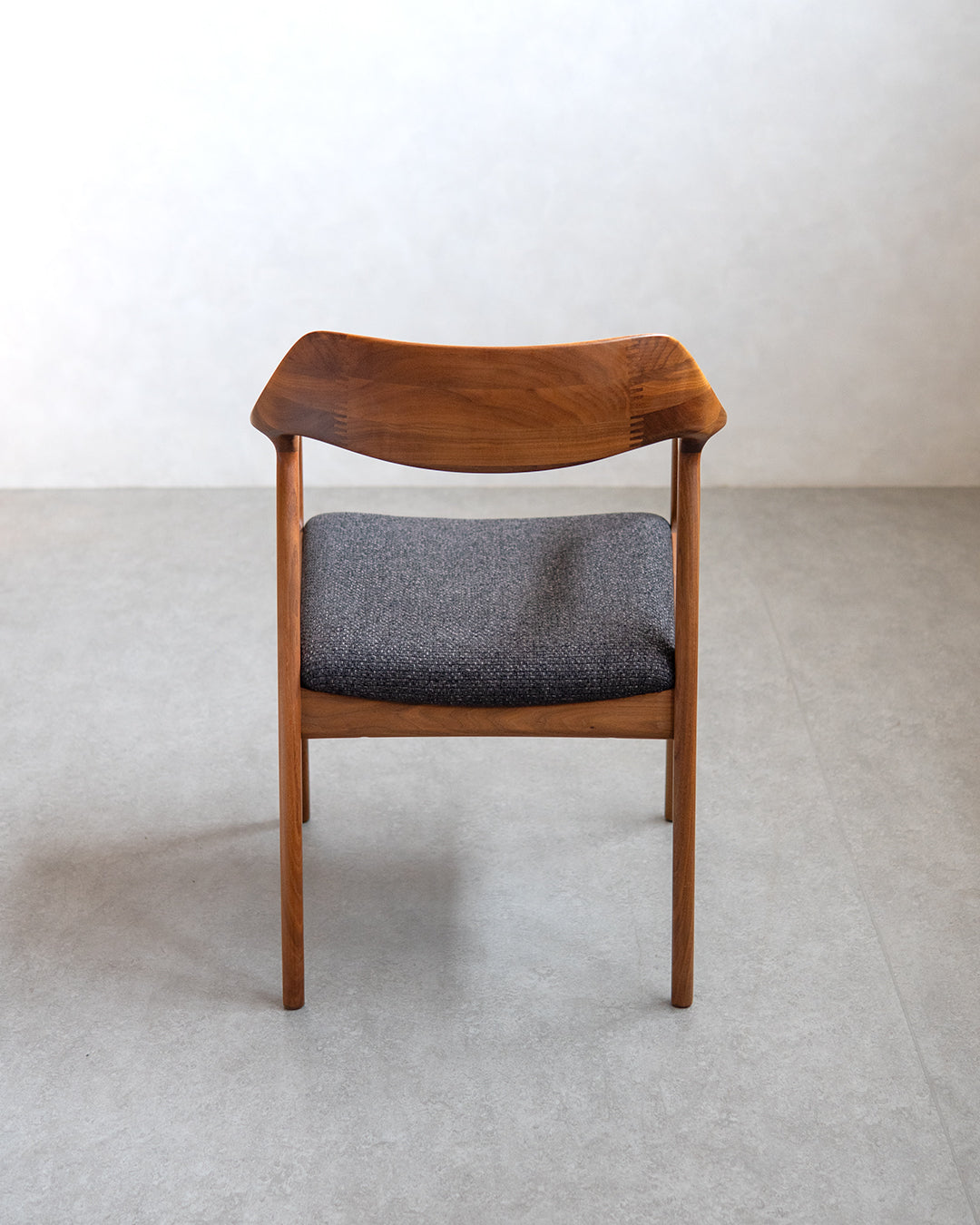 シキファニチア | ワープ2アームチェア