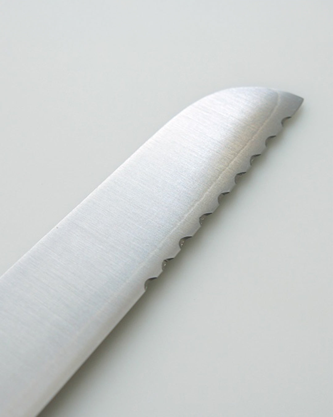 "サンドウィッチの耳がスッと切れる"パン切り包丁