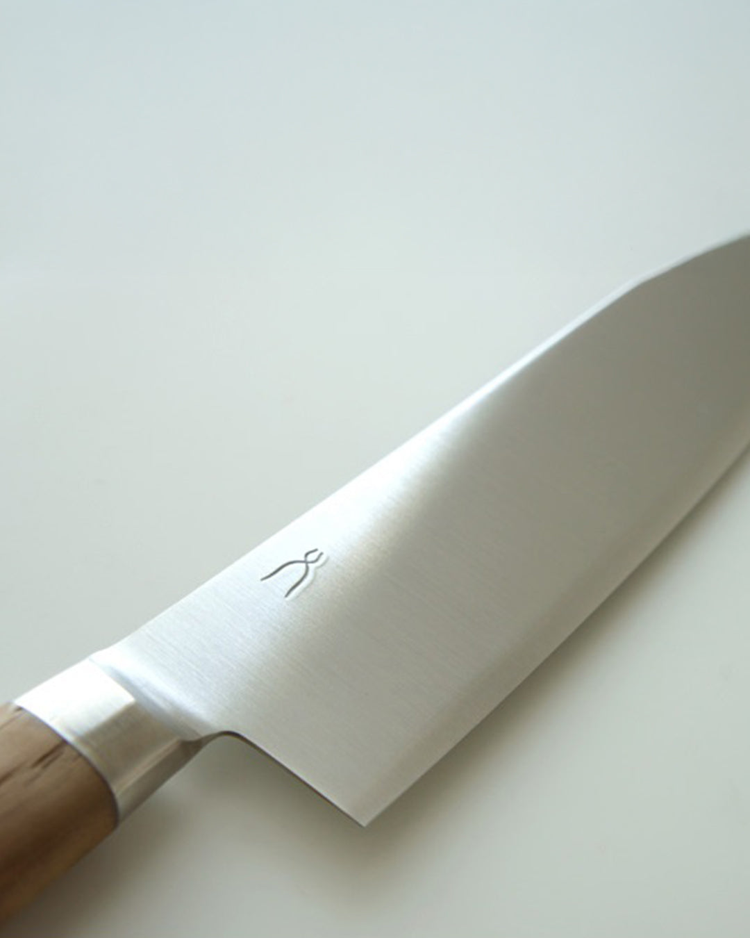 "手になじんでスパッと切れる"三徳包丁 (万能170mm)