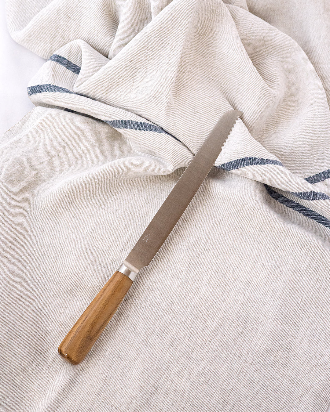 "サンドウィッチの耳がスッと切れる"パン切り包丁