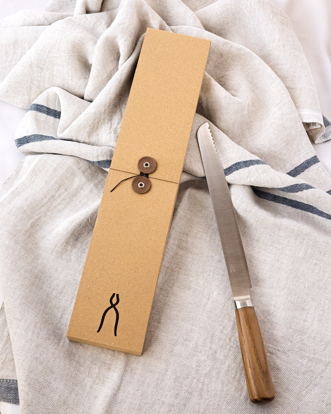 "サンドウィッチの耳がスッと切れる"パン切り包丁