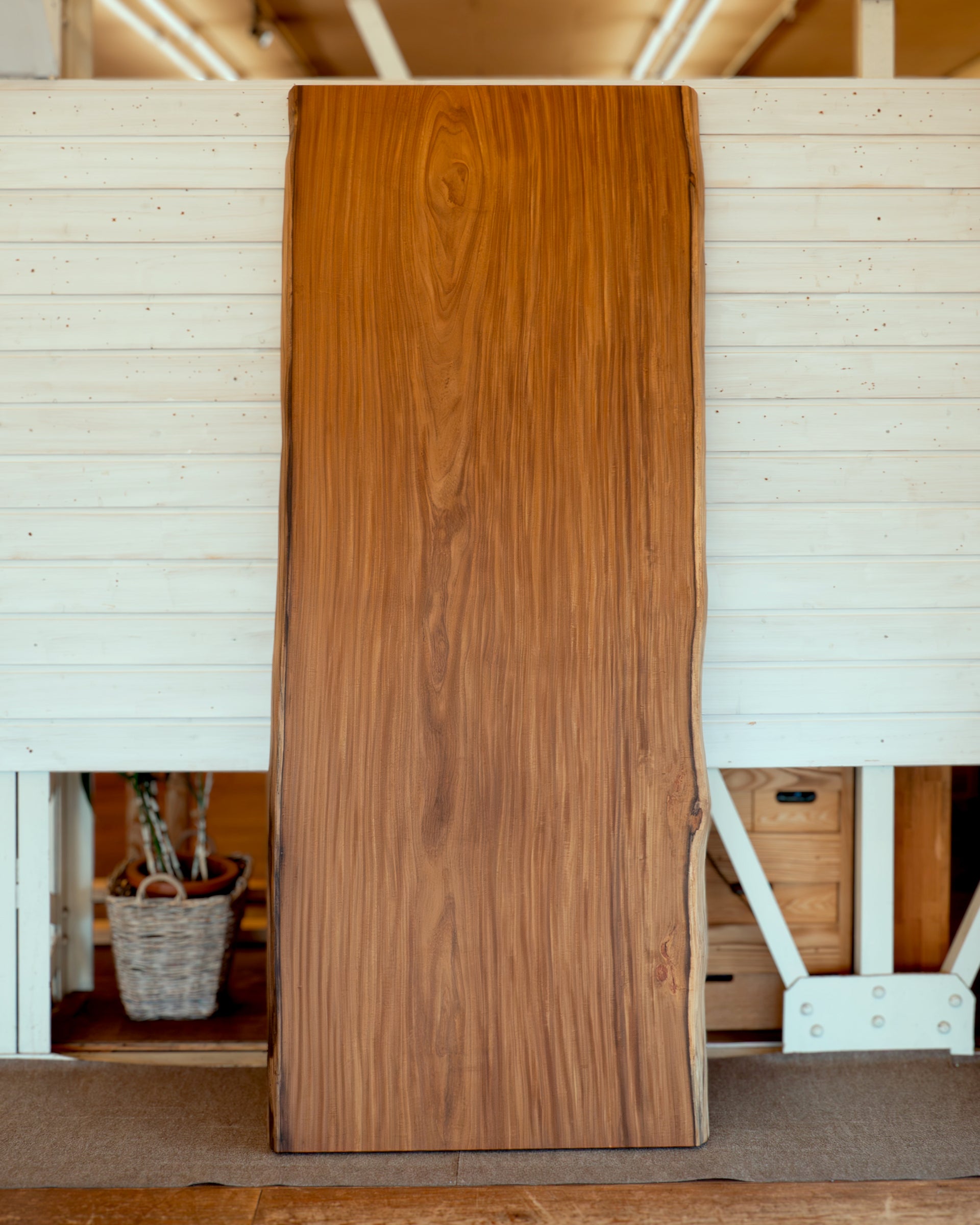 アサメラ一枚板 1700×300~400×55㎜ | 一枚板xオイル仕上げの専門店｜木の店さんもく 岩手 NO.1562　アサメラ　木材