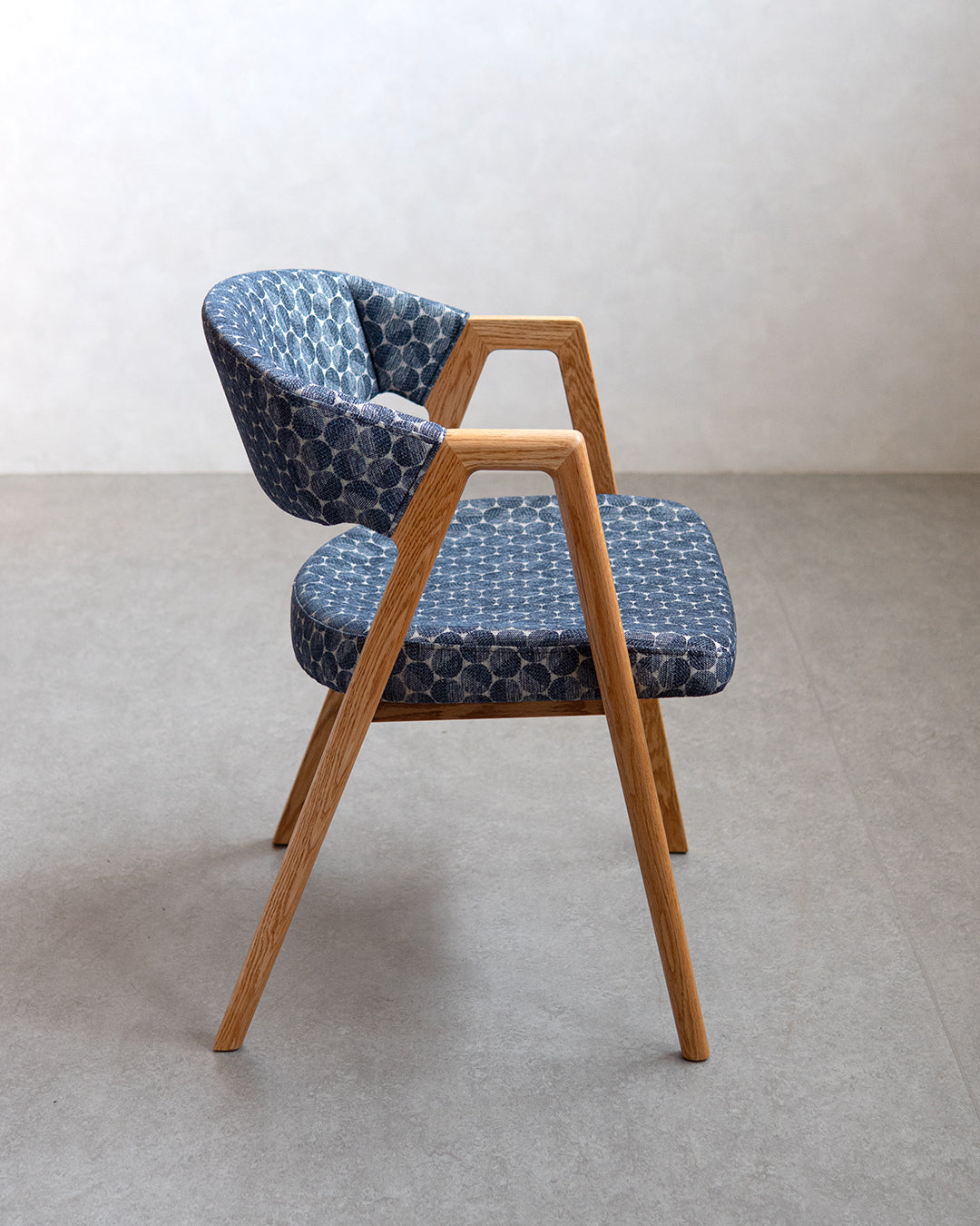 【極美品】ナガノインテリア アームチェア レッドオーク 無垢材 ナガノインテリア ｜ DC354 ARM CHAIR（板座） - レッドオーク