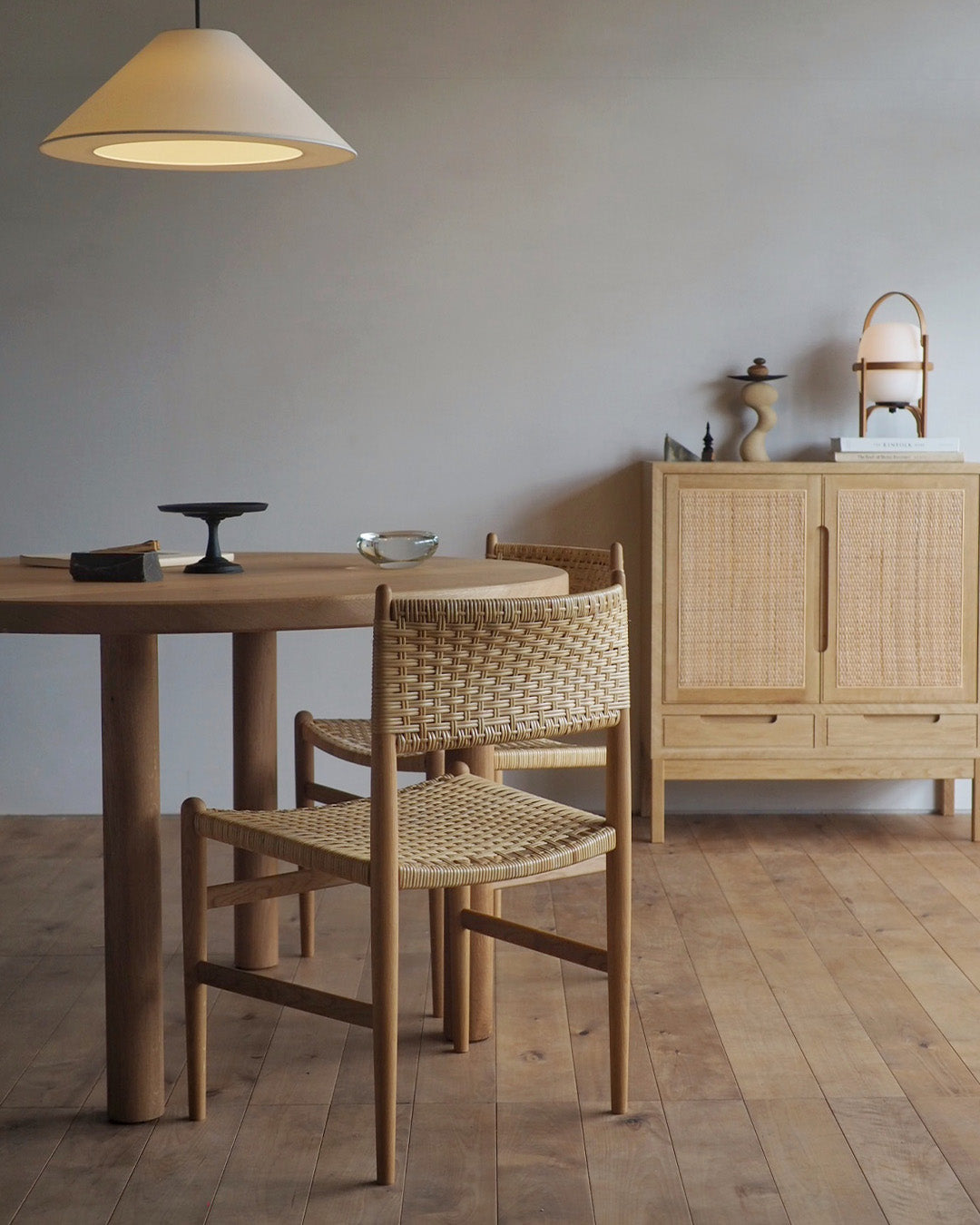 cnt001 / tama table