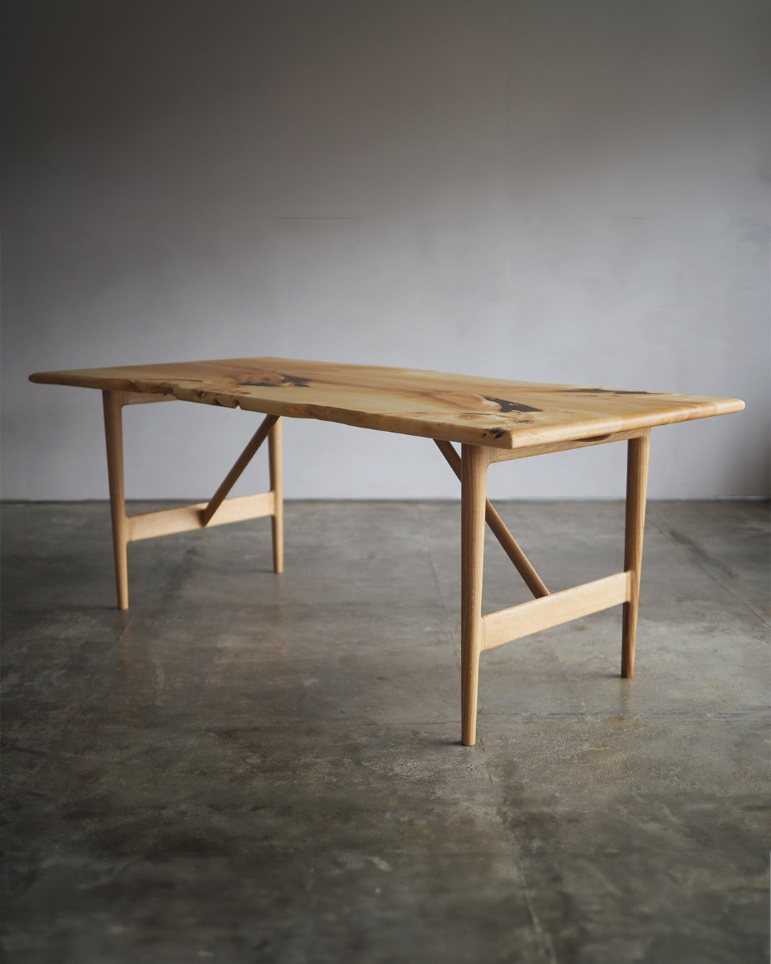 micke table(cnt004)