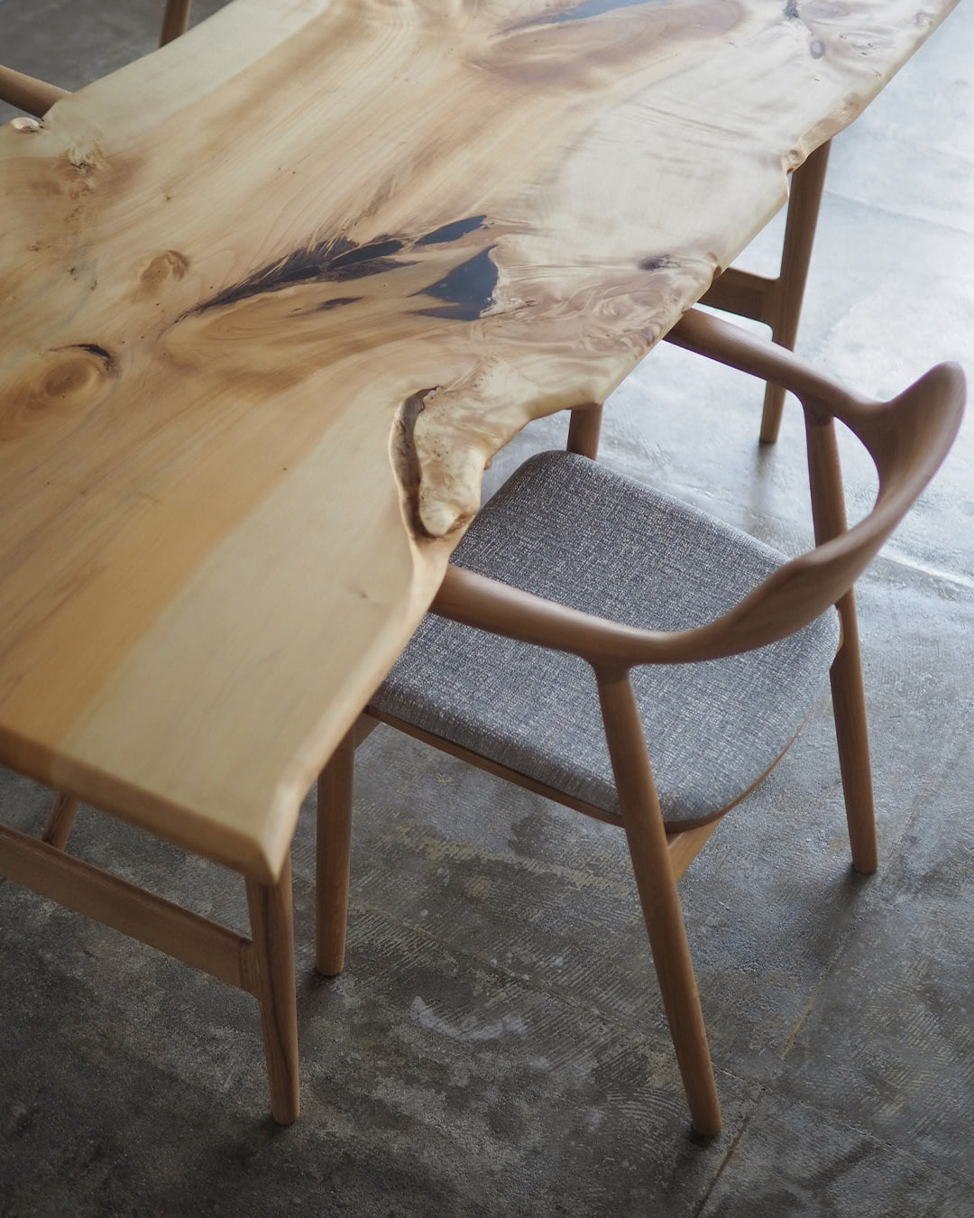 micke table(cnt004)