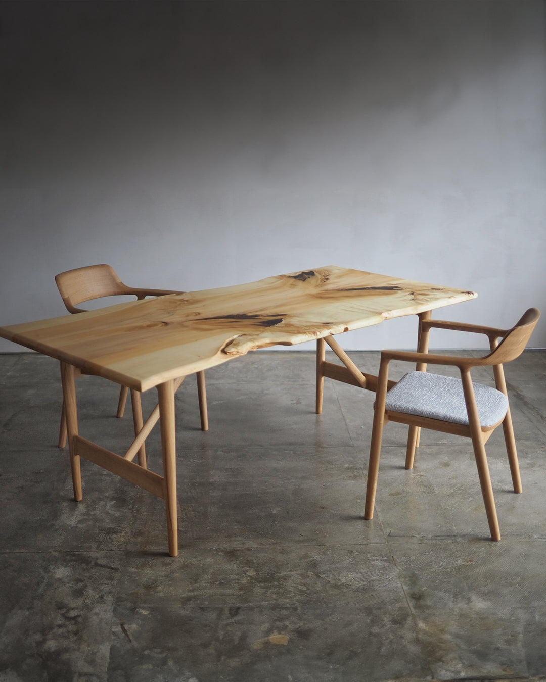 micke table(cnt004)