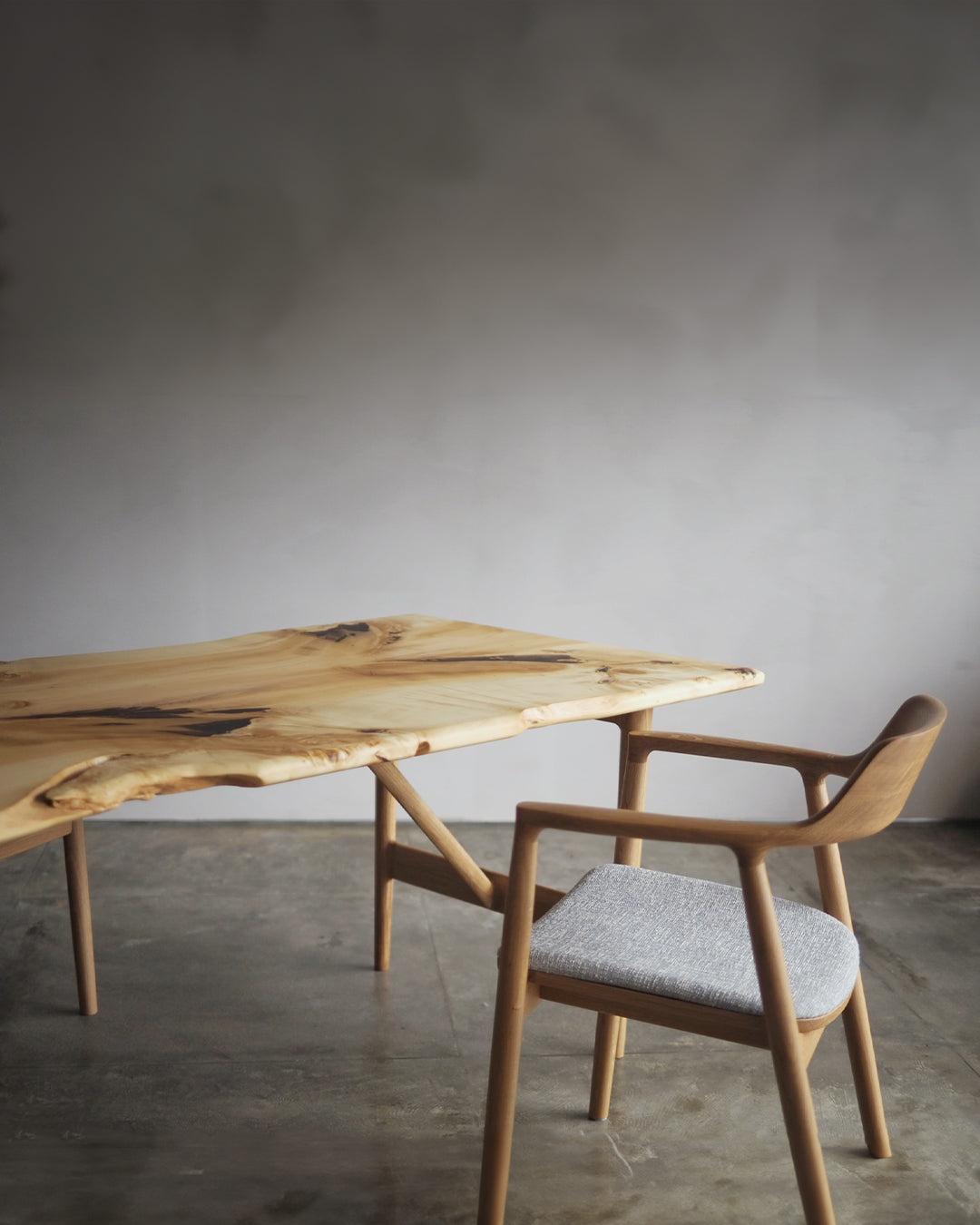 cnt004 / micke table｜イチョウの一枚板テーブル｜北欧・ジャパンディ