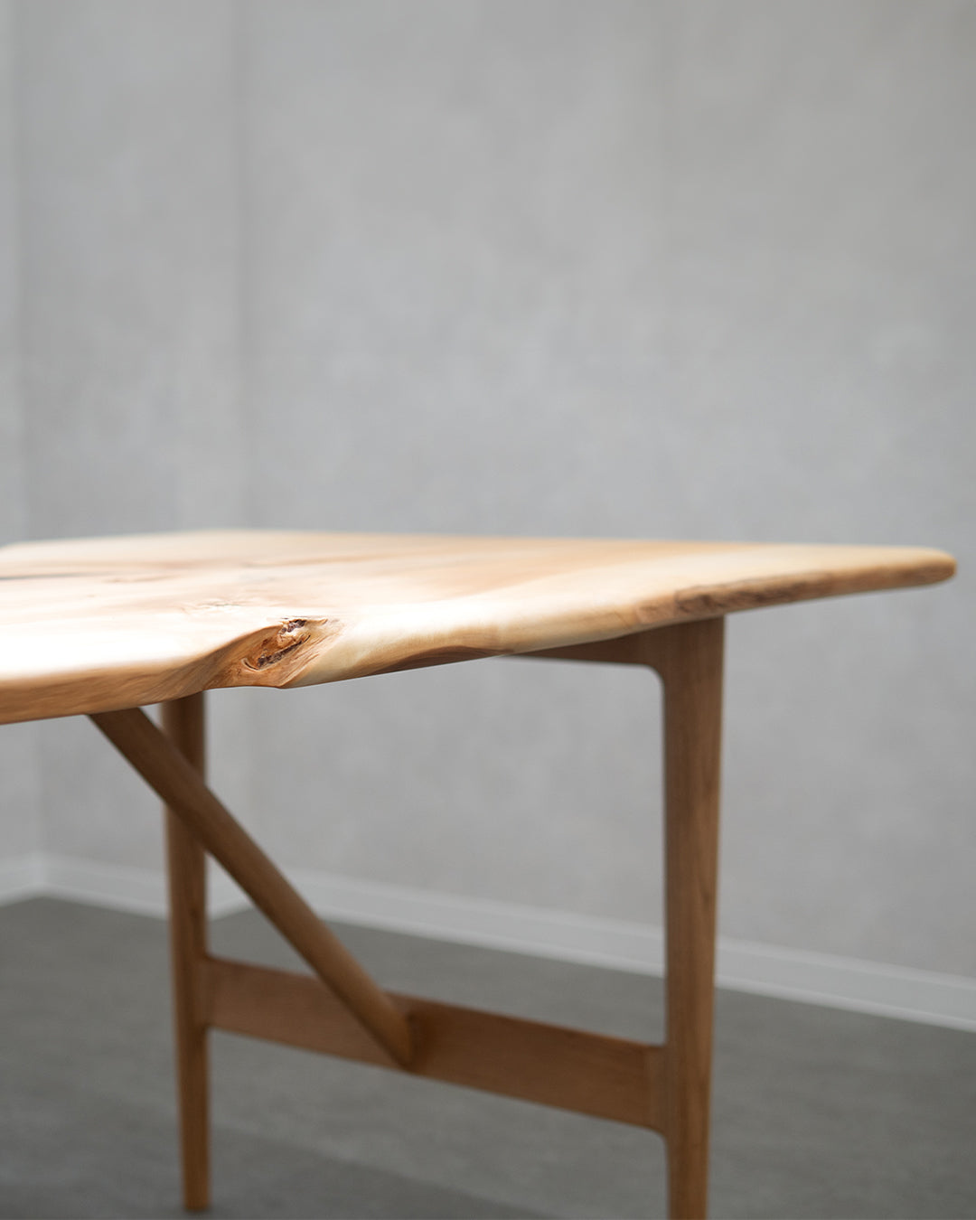 cnt004 / micke table｜イチョウの一枚板テーブル｜北欧・ジャパンディ