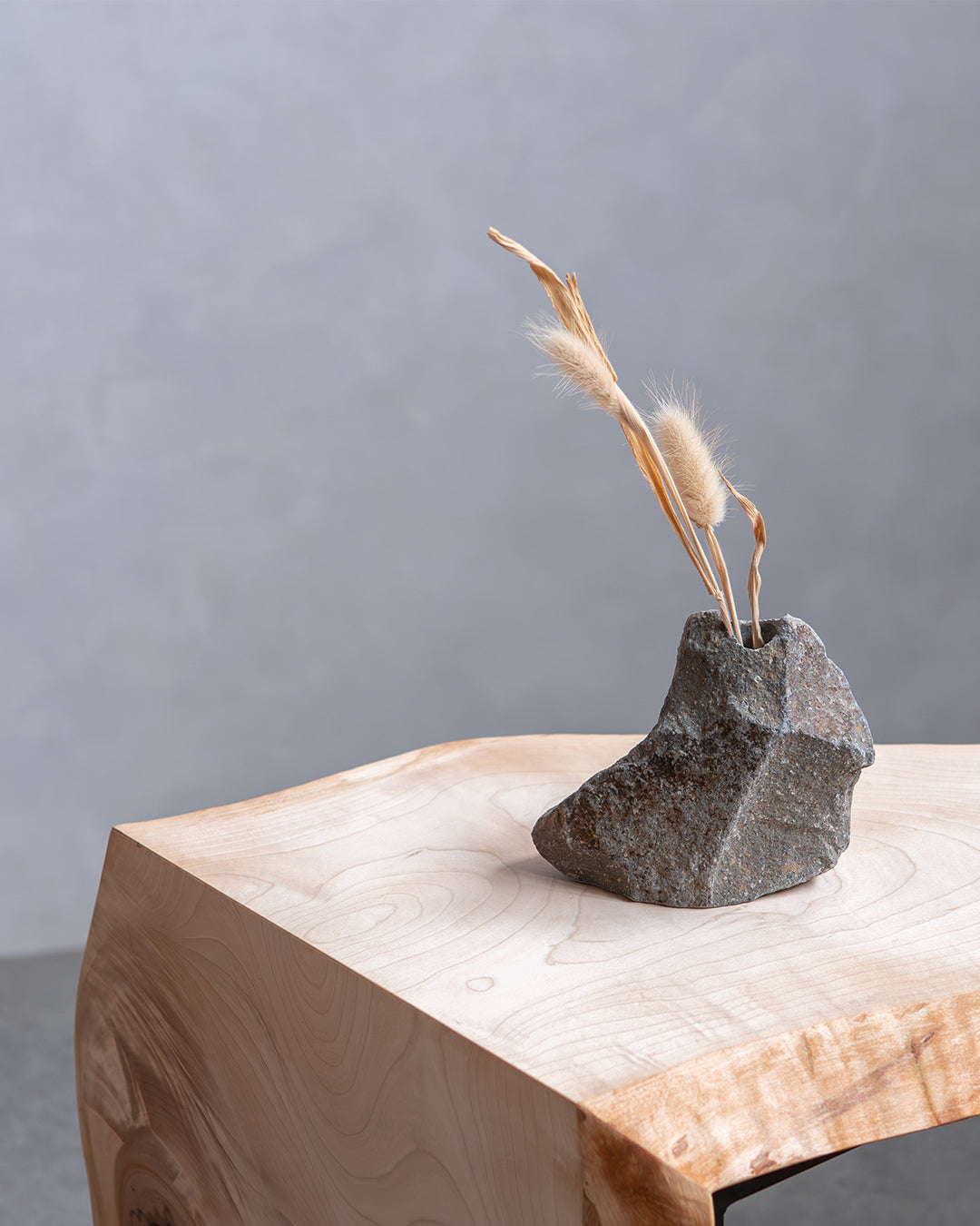 INASE｜stone vase（根府川石）