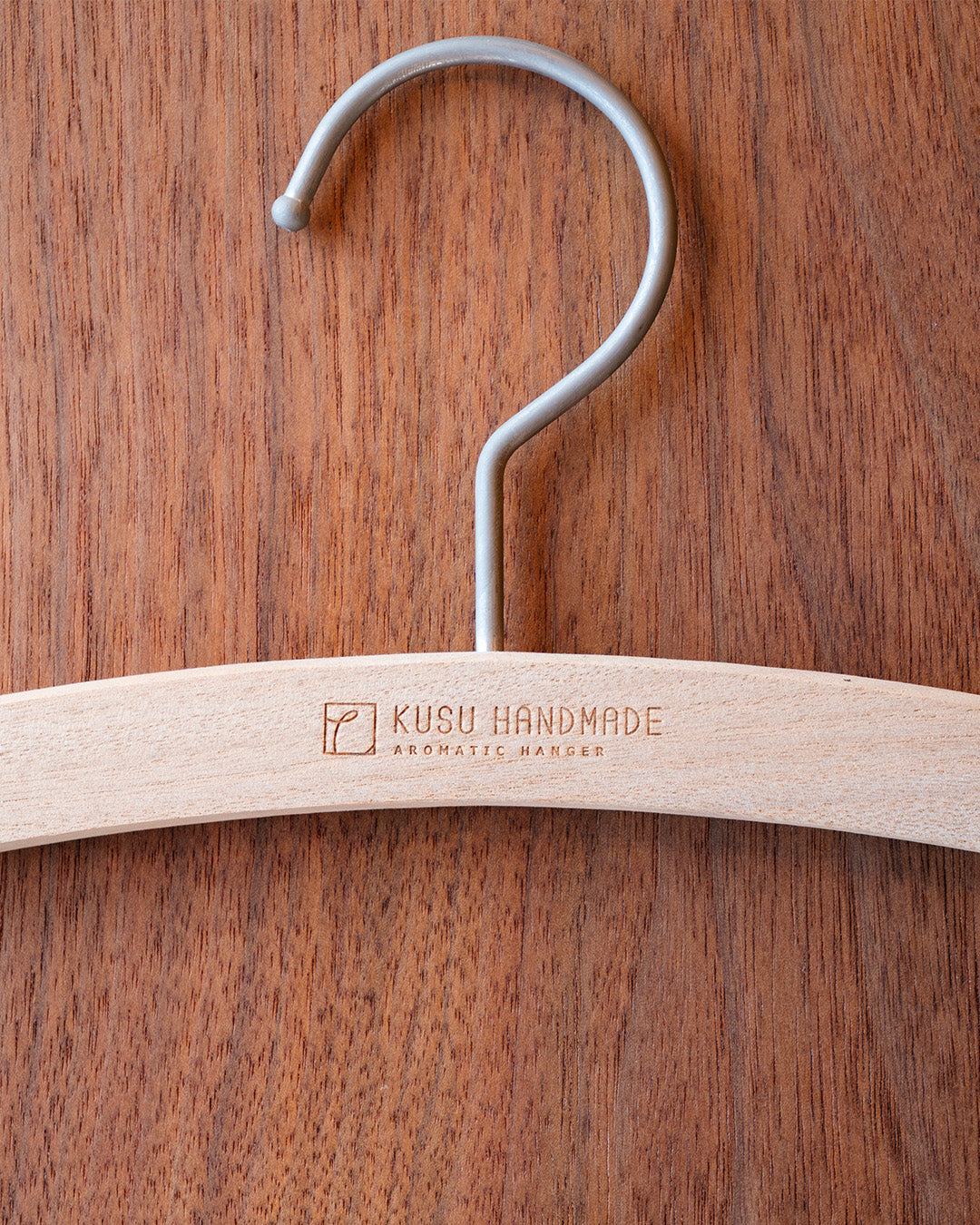 KUSU HANDMADE くすのき三日月ハンガー 42cm 6本セット KUSU HANDMADE くすのき三日月ハンガー 42cm 6本セット 【公式通販】